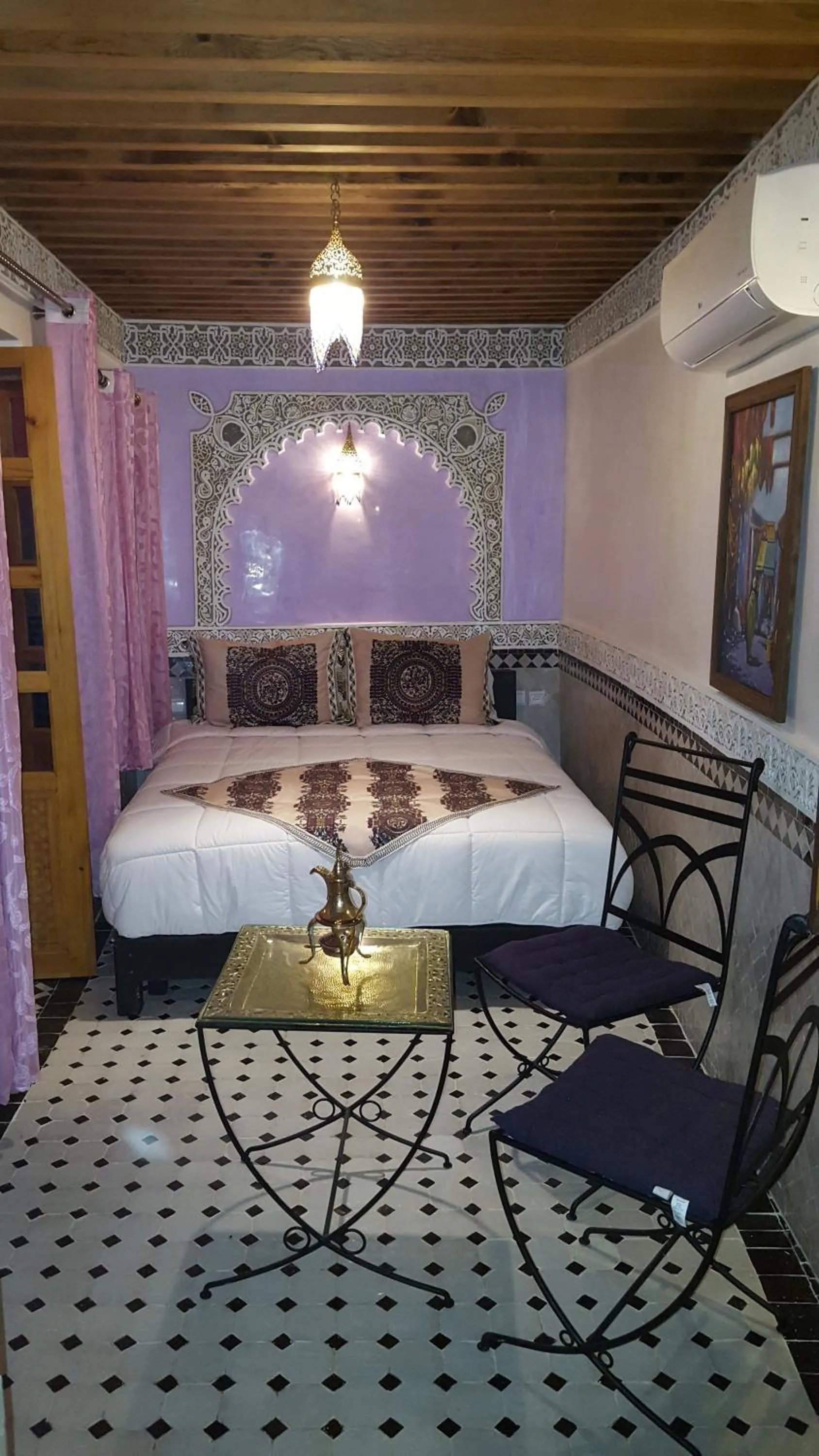Bed in Dar Nour Fes