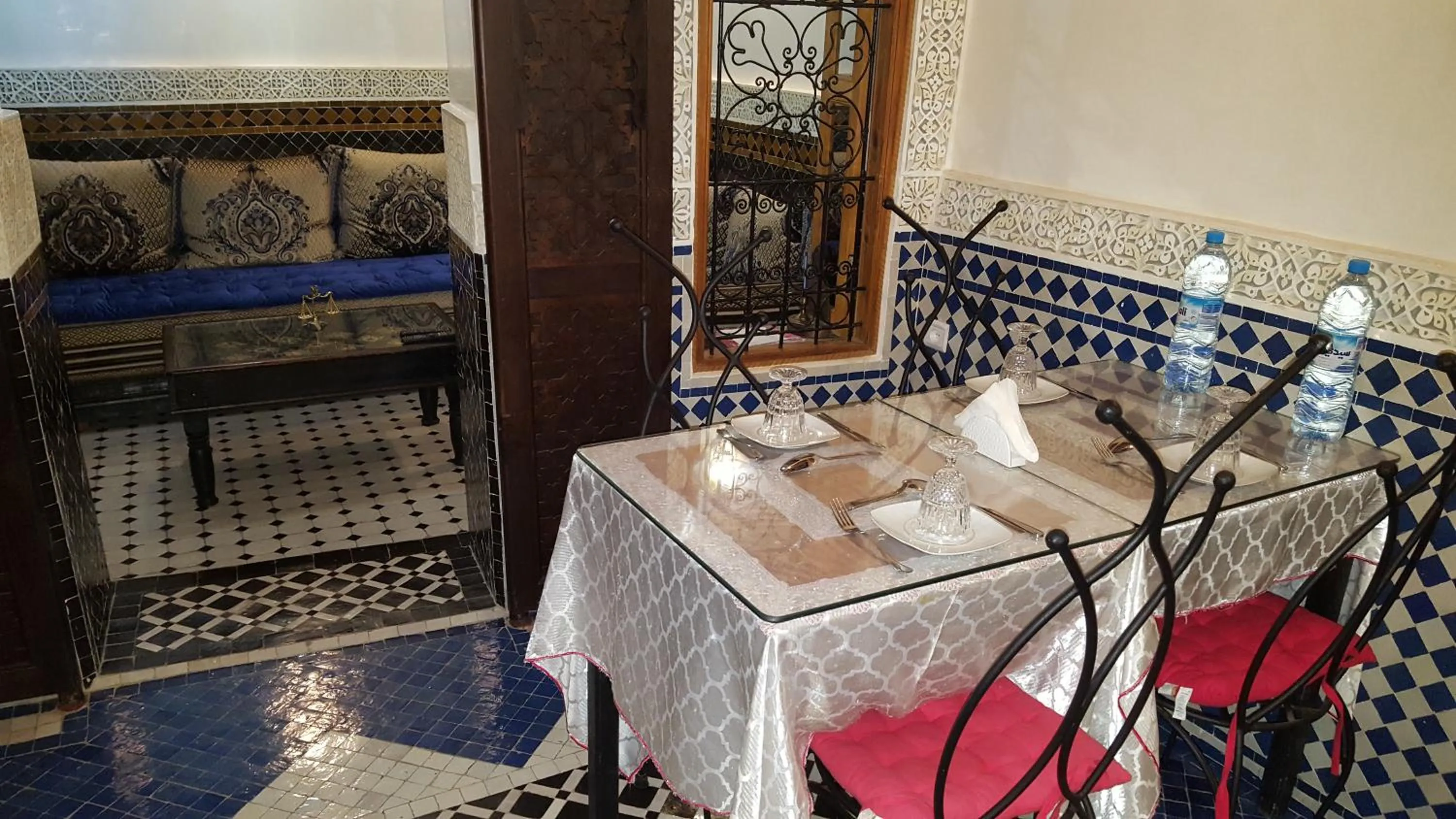 Dining area in Dar Nour Fes