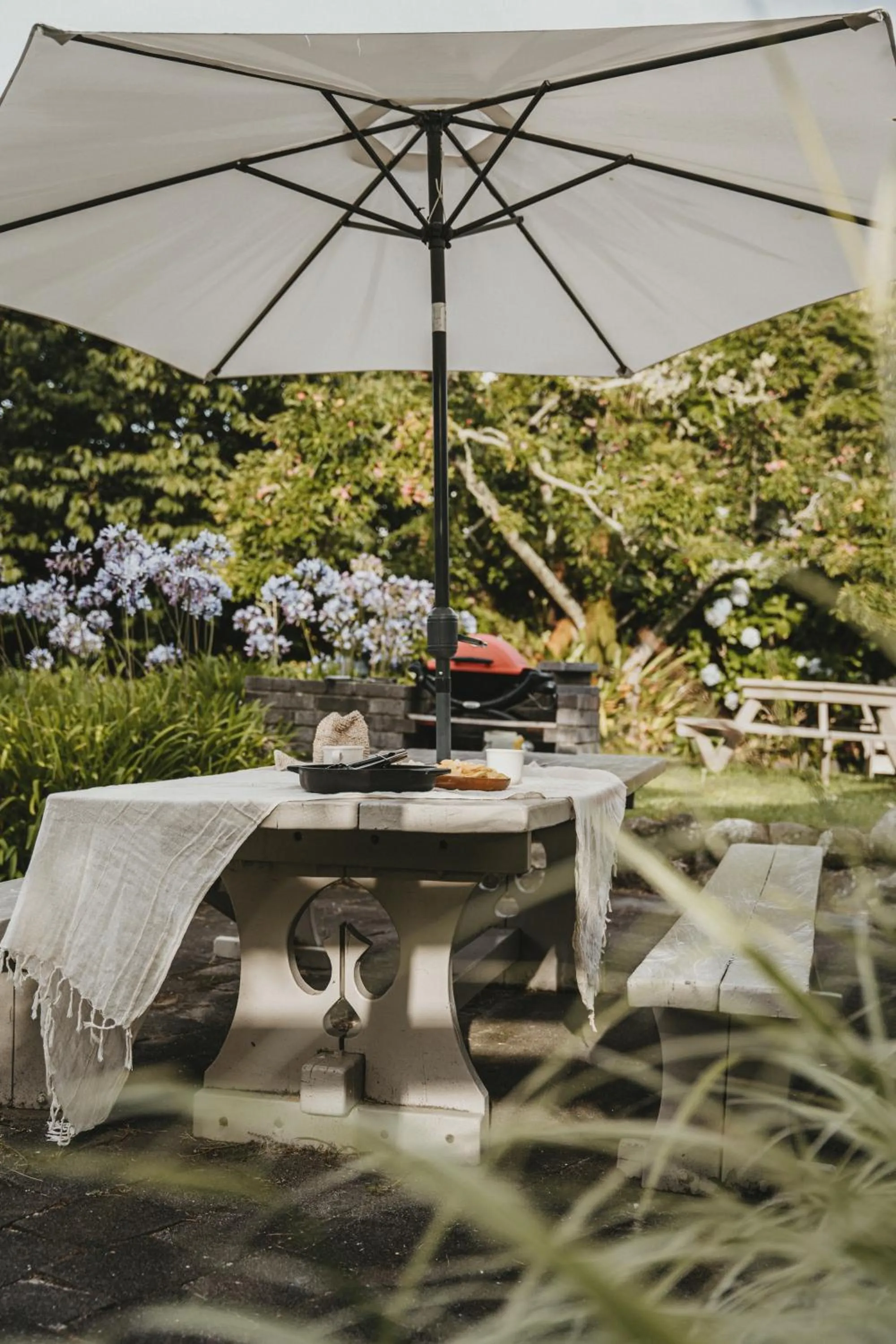 BBQ facilities in Tatahi Cove Back Packer