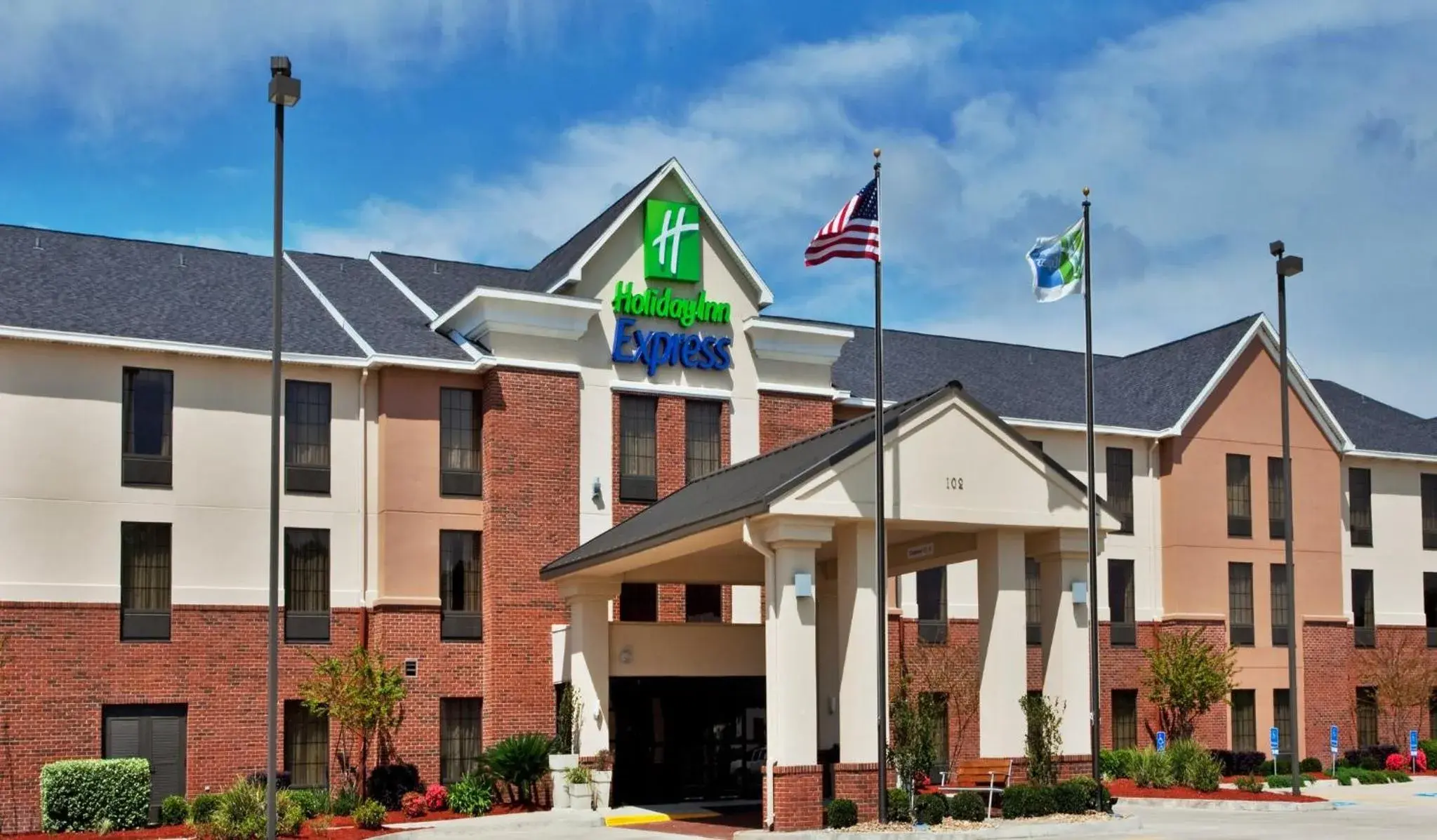 Property building in Holiday Inn Express & Suites Sulphur - Lake Charles by IHG Property building in Holiday Inn Express & Suites Sulphur - Lake Charles by IHG