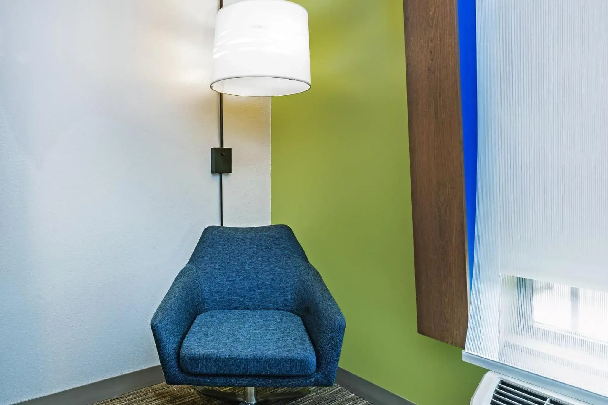 Photo of the whole room in Holiday Inn Express & Suites Sulphur - Lake Charles by IHG Photo of the whole room in Holiday Inn Express & Suites Sulphur - Lake Charles by IHG