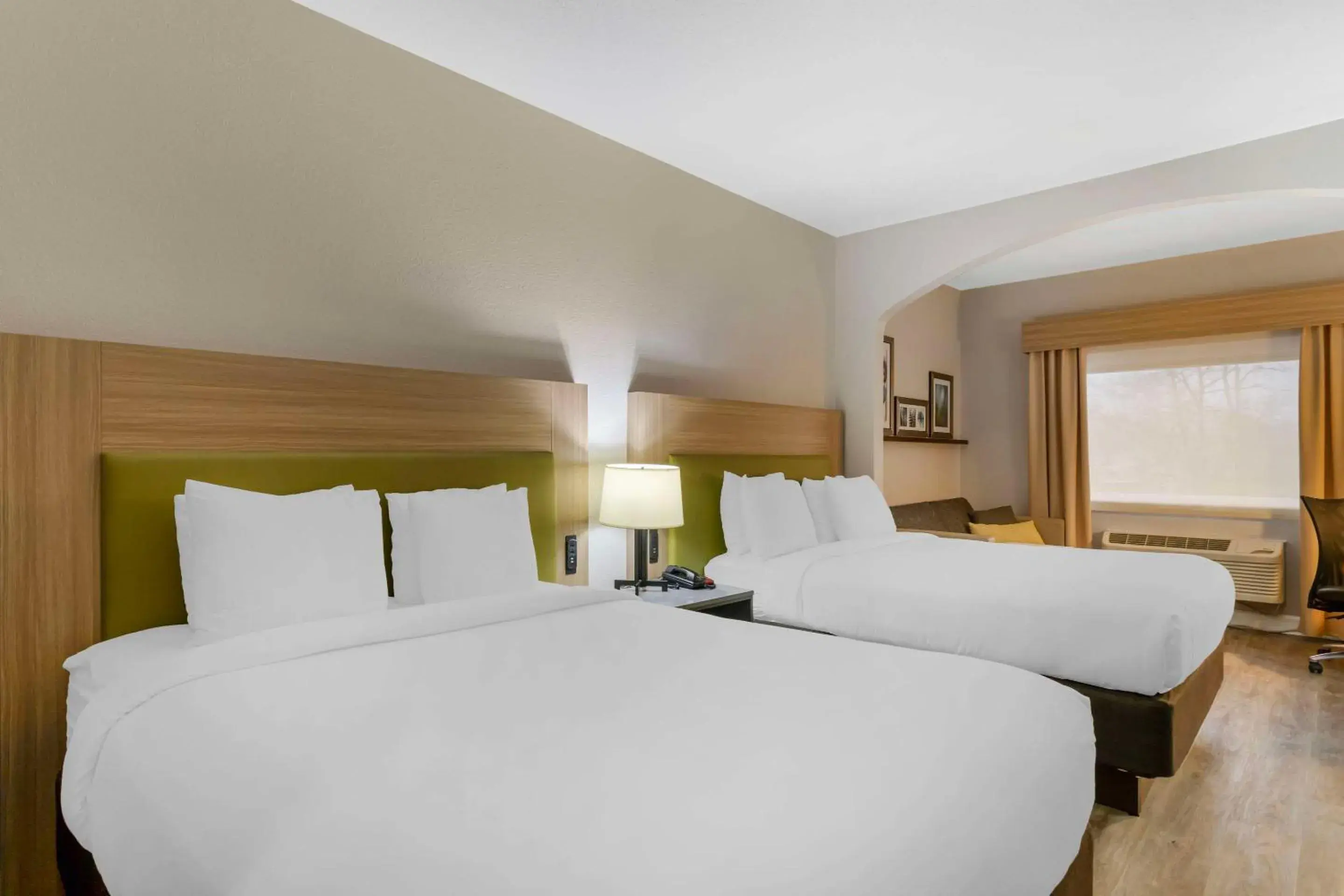 One Room Suite with Two Queen Beds and Sofa bed - Non Smoking in Comfort Suites Shenandoah-The Woodlands One Room Suite with Two Queen Beds and Sofa bed - Non Smoking in Comfort Suites Shenandoah-The Woodlands