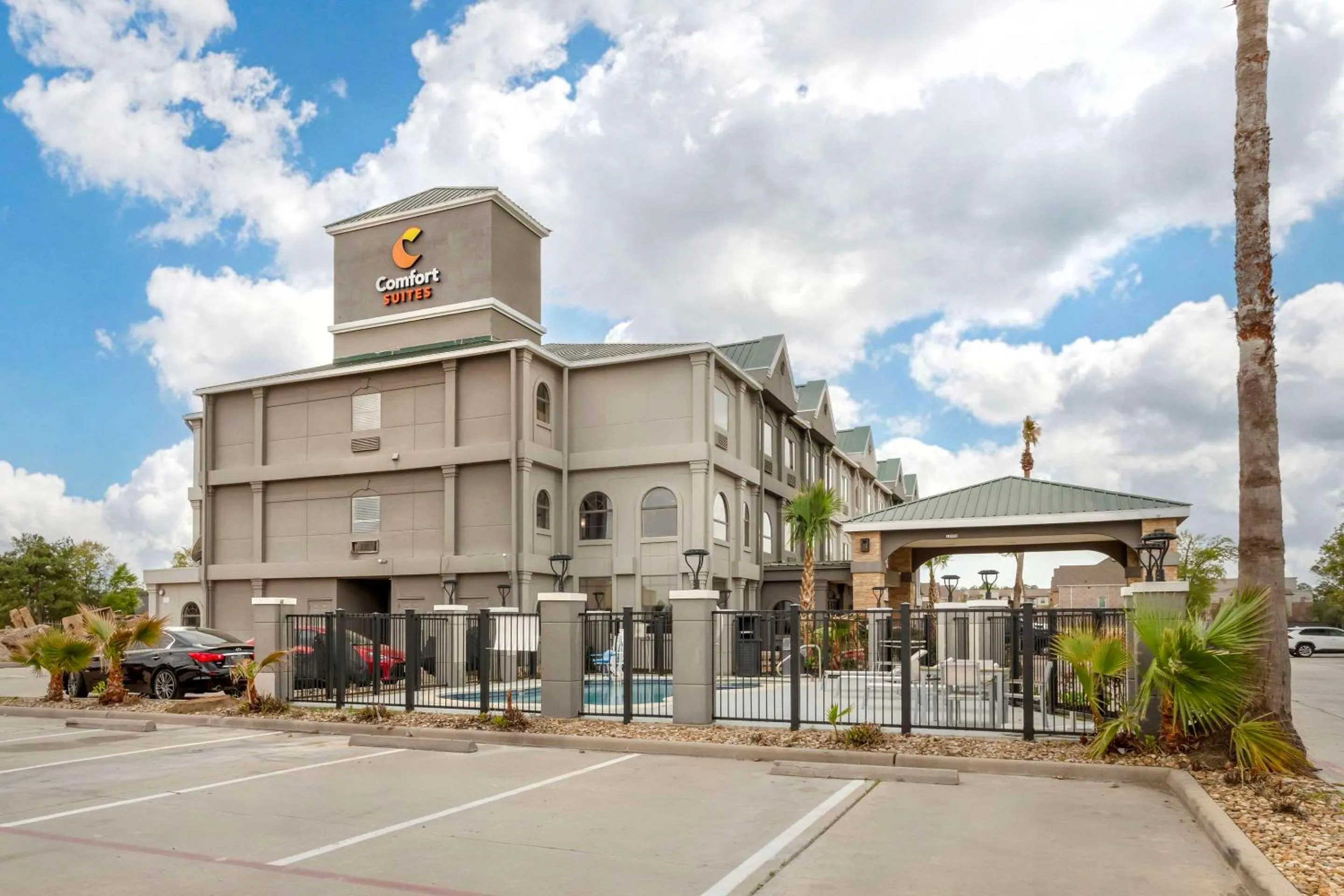 Property building in Comfort Suites Shenandoah-The Woodlands