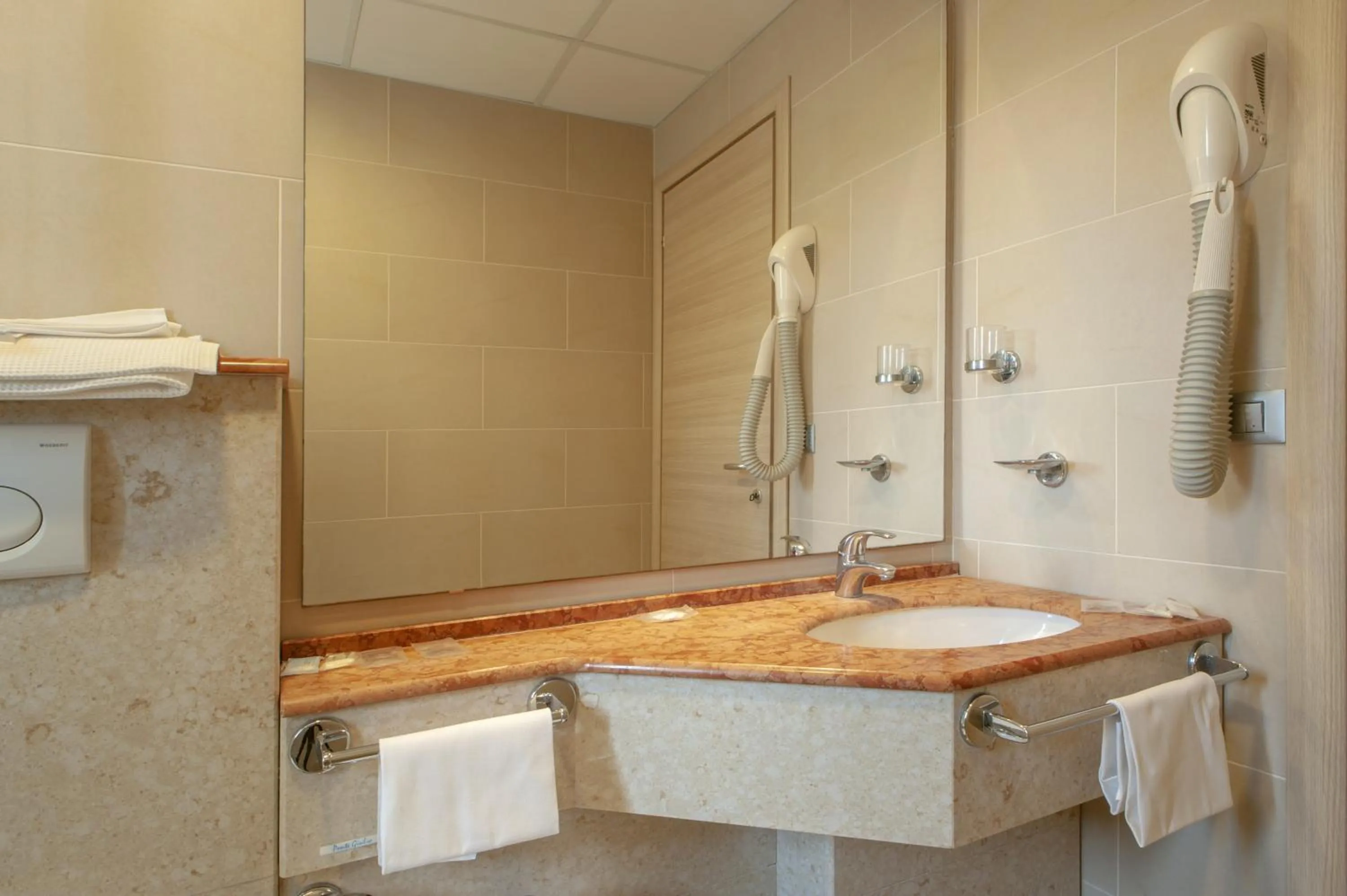 Bathroom in Residence Villa Lo Scoglietto