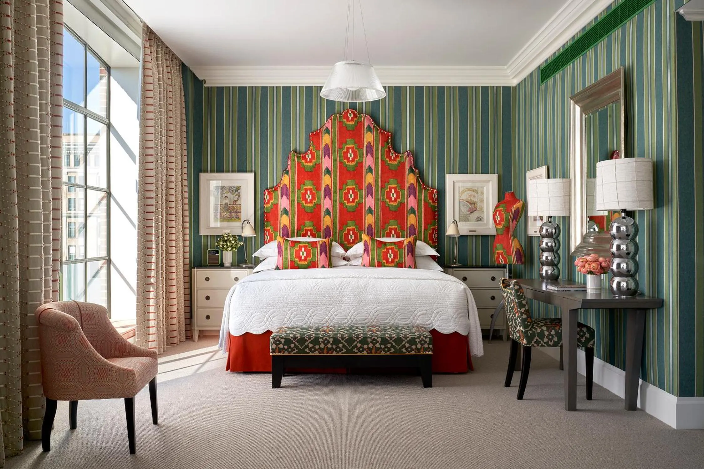 Photo of the whole room, Bed in Crosby Street Hotel