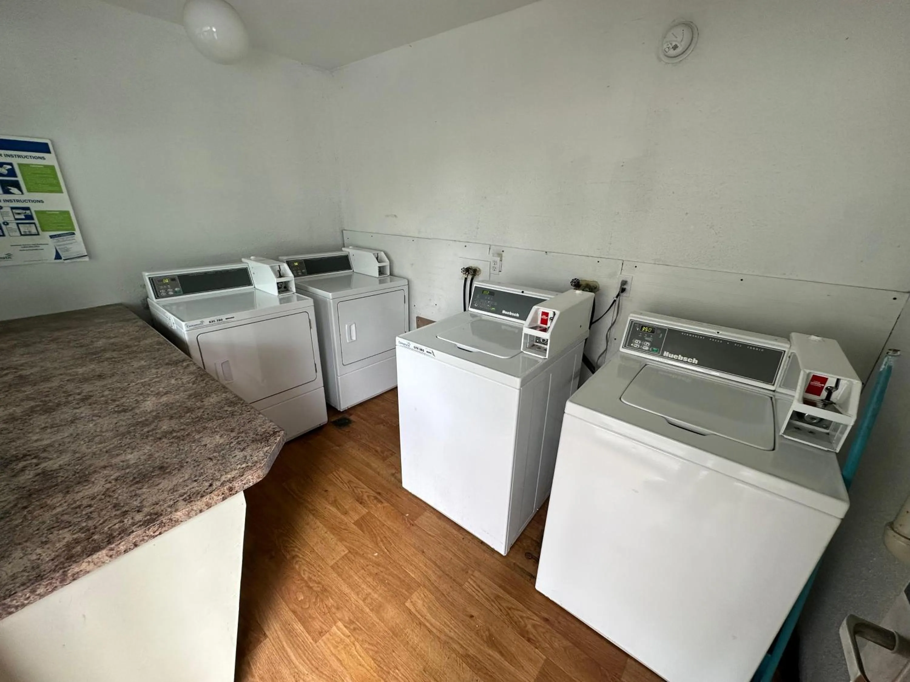 laundry in Linda Vista Motel