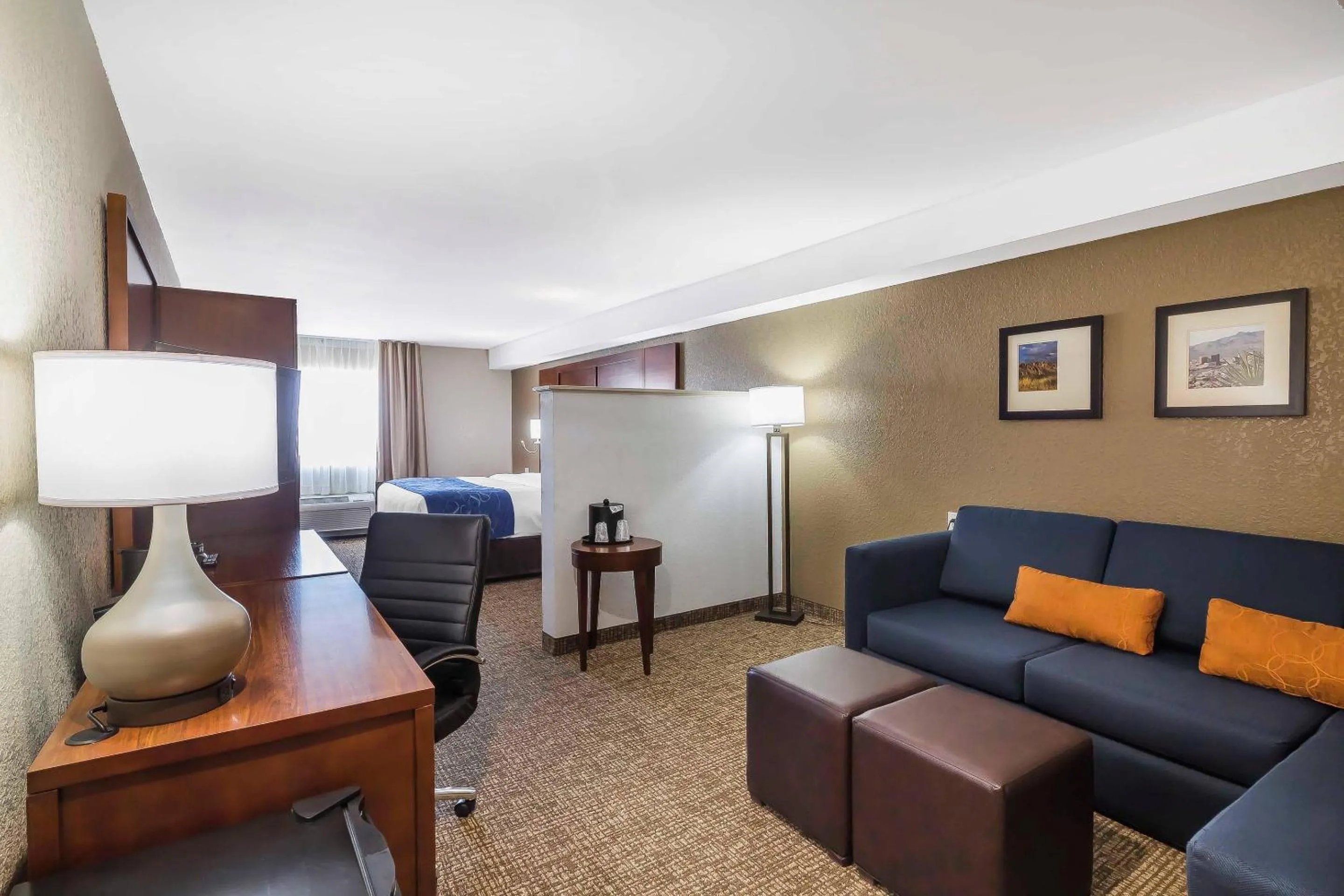 Bedroom in Comfort Suites El Paso Airport