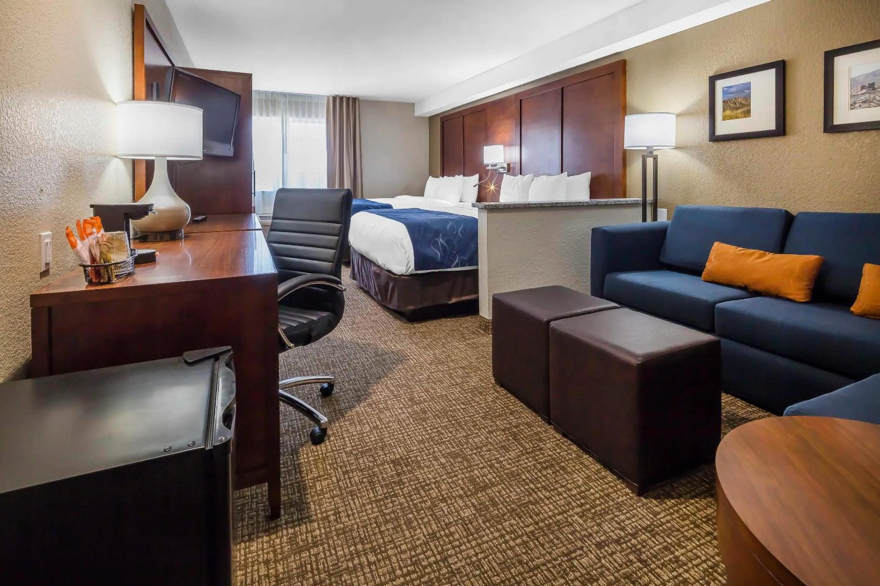 Bedroom in Comfort Suites El Paso Airport