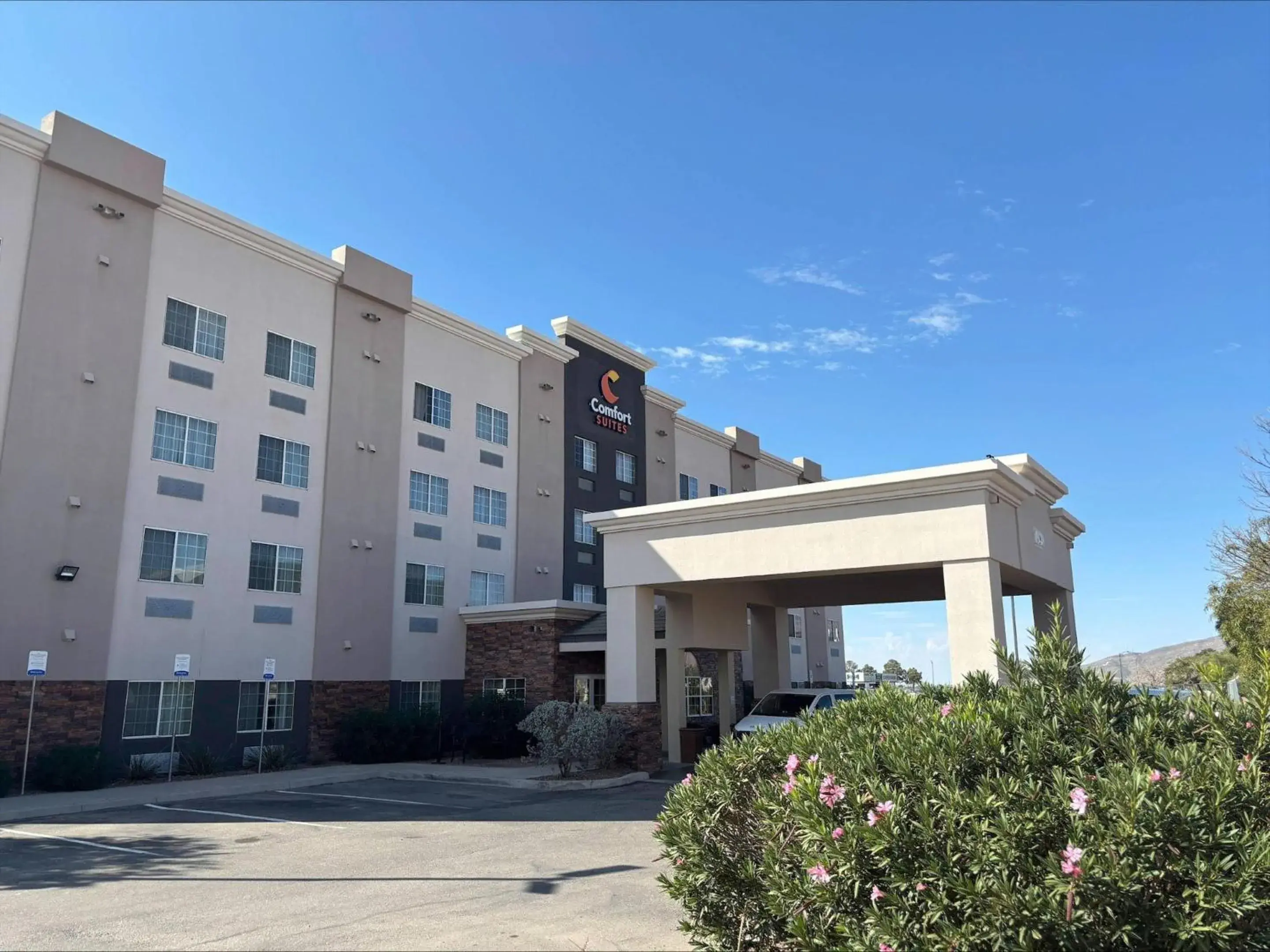 Property building in Comfort Suites El Paso Airport Property building in Comfort Suites El Paso Airport