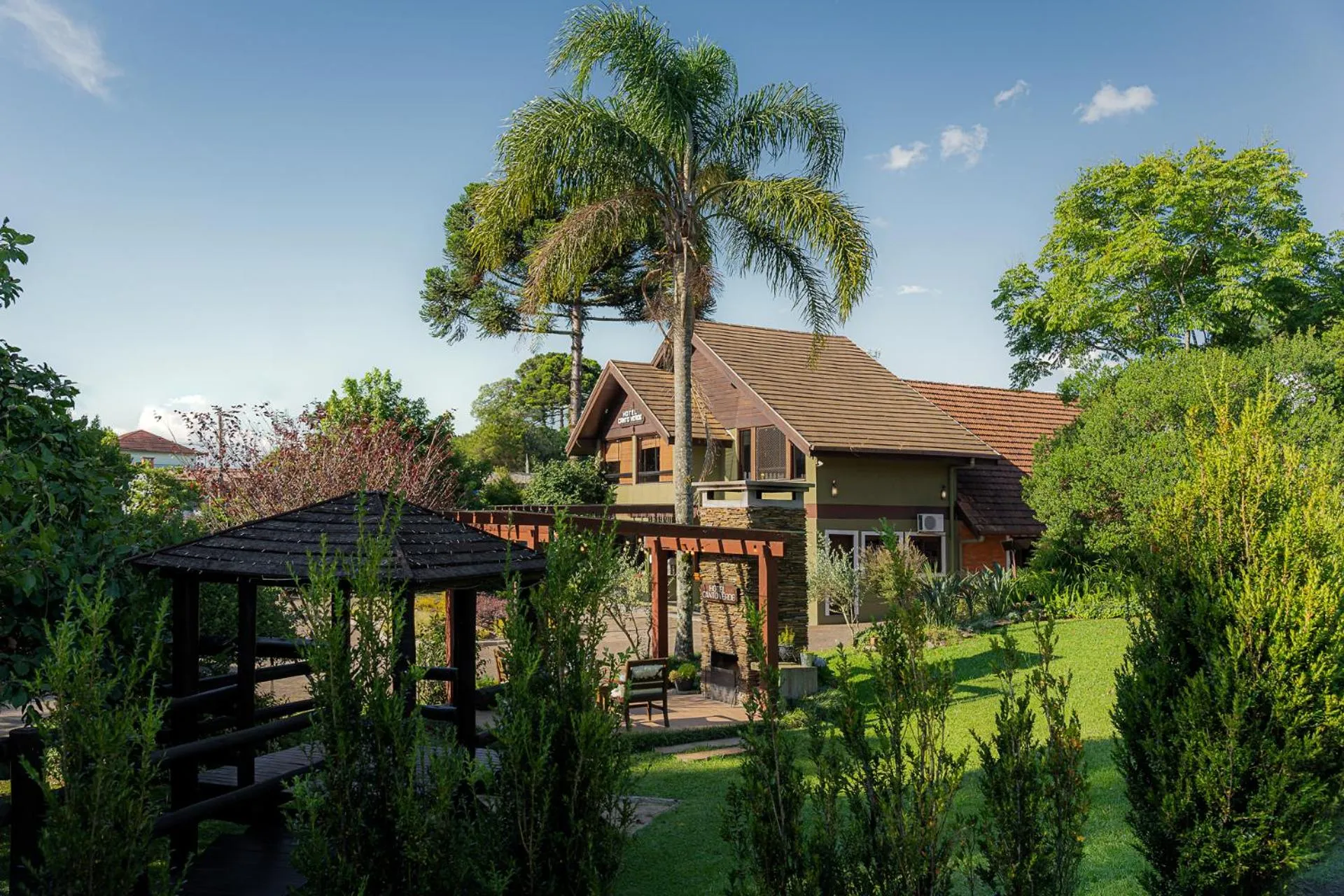 Property building in Hotel Canto Verde