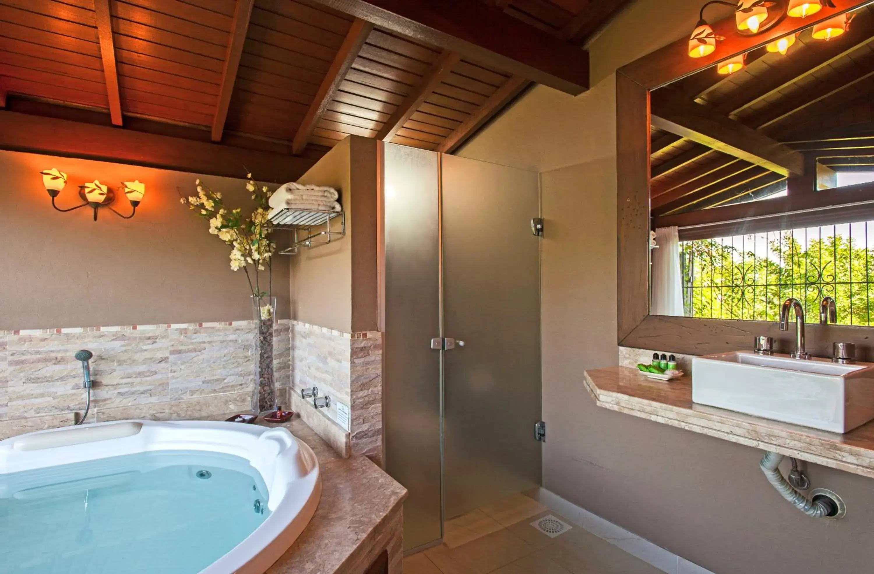 Chalé Canto Verde com banheira de hidromassagem in Hotel Canto Verde Chalé Canto Verde com banheira de hidromassagem in Hotel Canto Verde