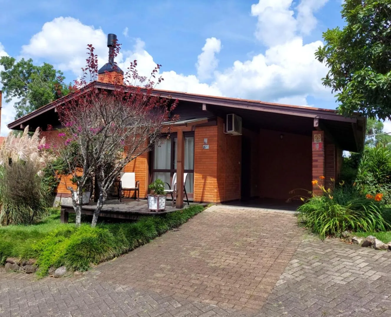 Facade/entrance in Hotel Canto Verde