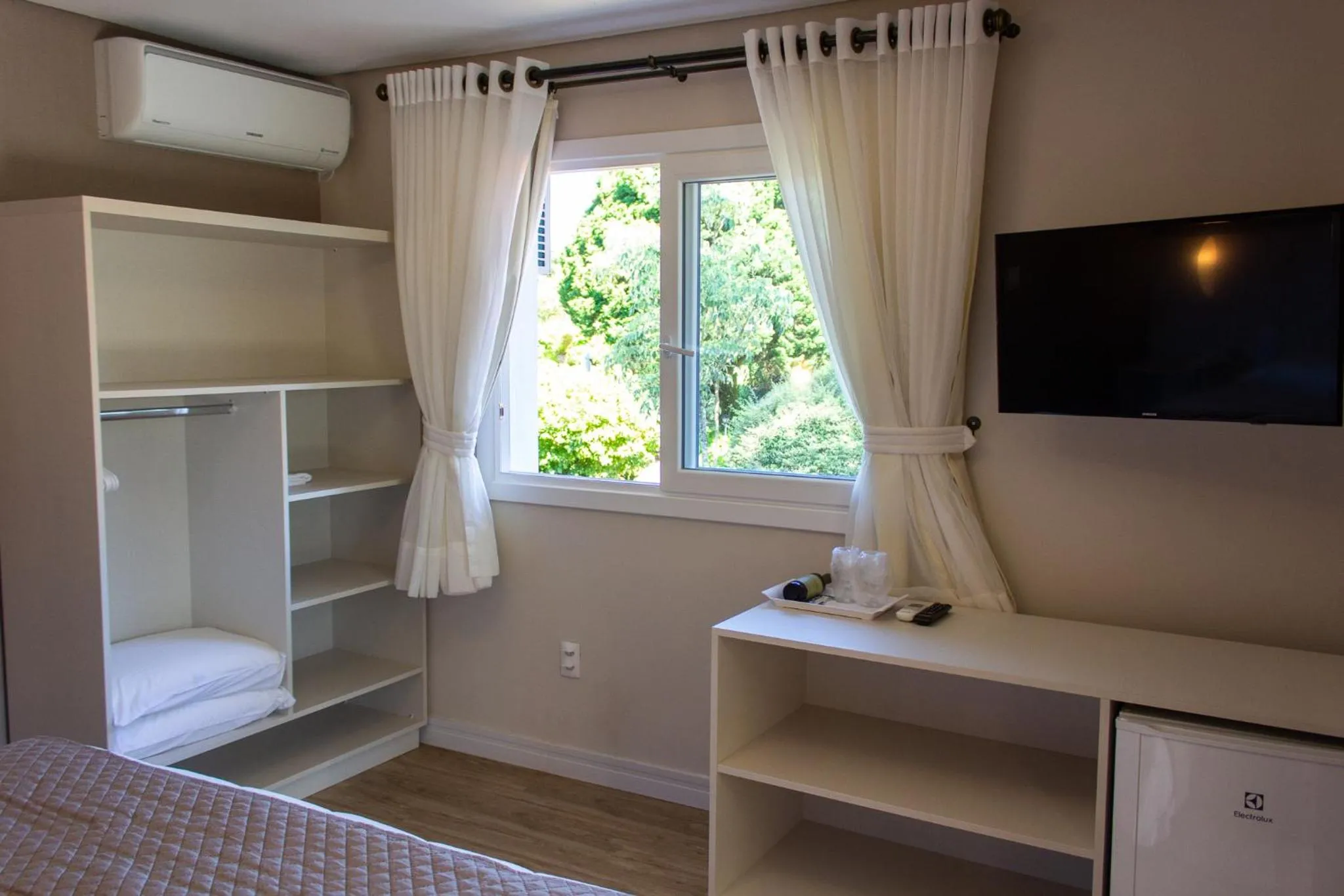 TV and multimedia in Hotel Canto Verde