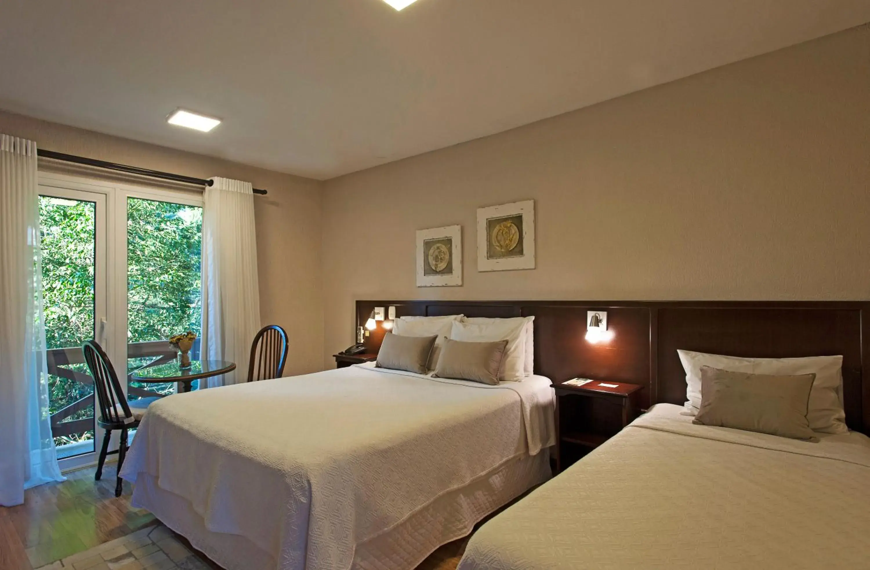 Apartamento luxo triplo com varanda in Hotel Canto Verde Apartamento luxo triplo com varanda in Hotel Canto Verde