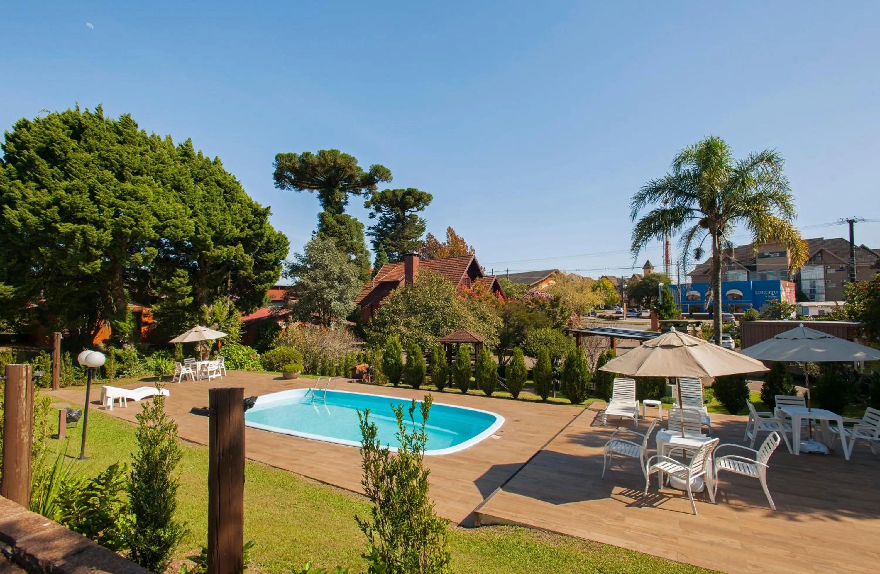Swimming pool in Hotel Canto Verde