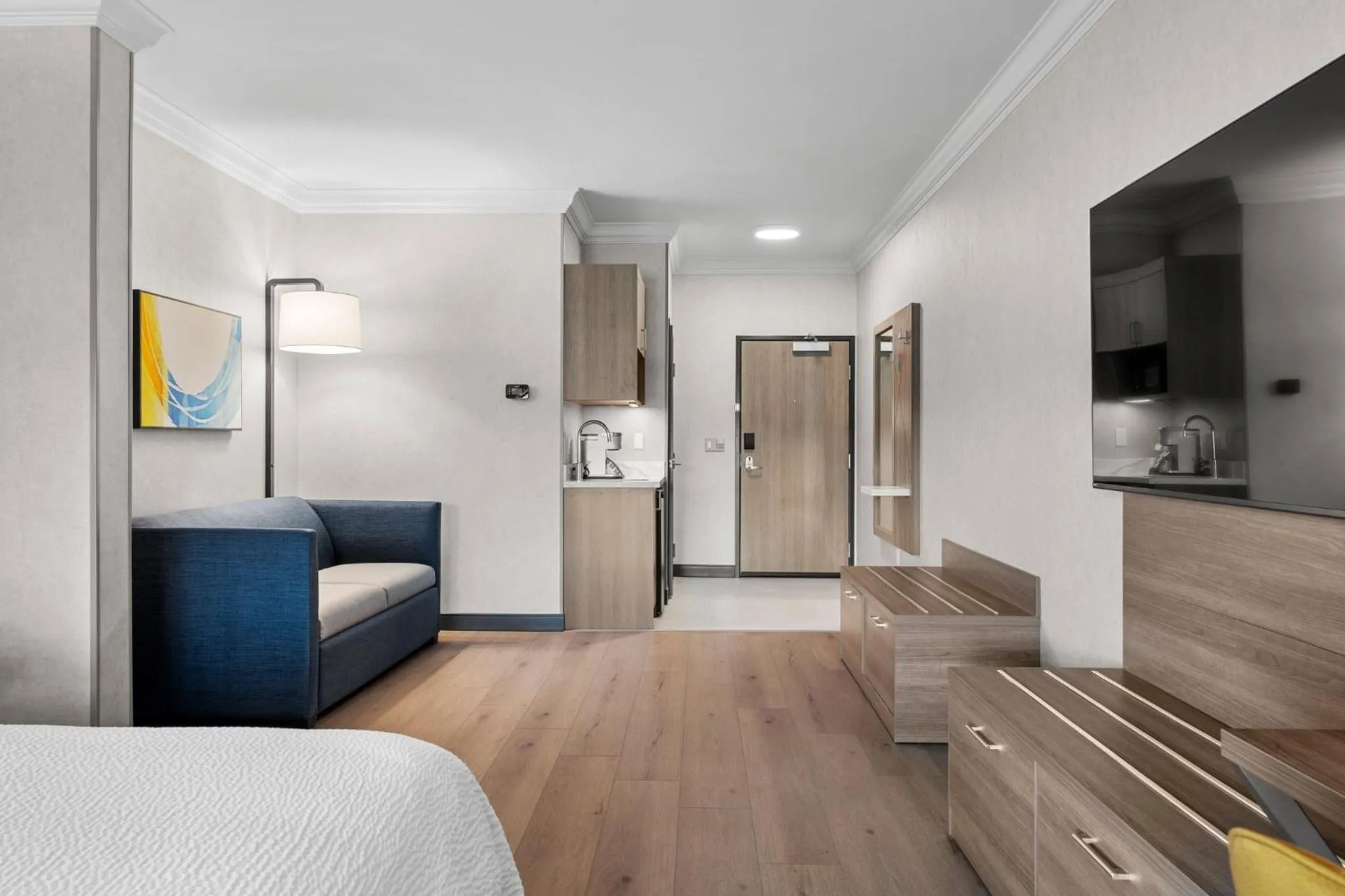 Photo of the whole room, Bed in Holiday Inn Express Hotel & Suites Santa Cruz by IHG