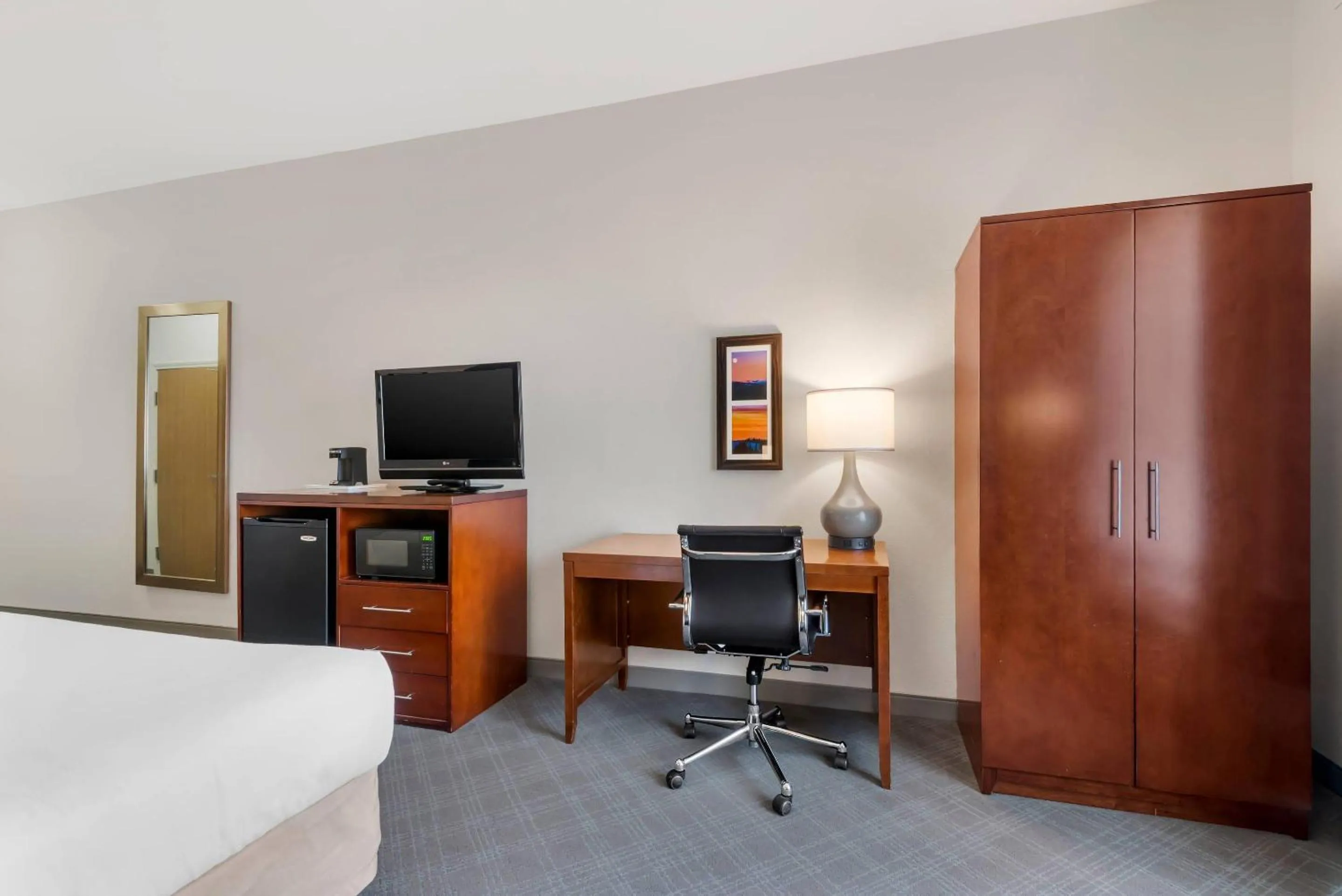 Bedroom, Bed in Comfort Inn & Suites Rifle
