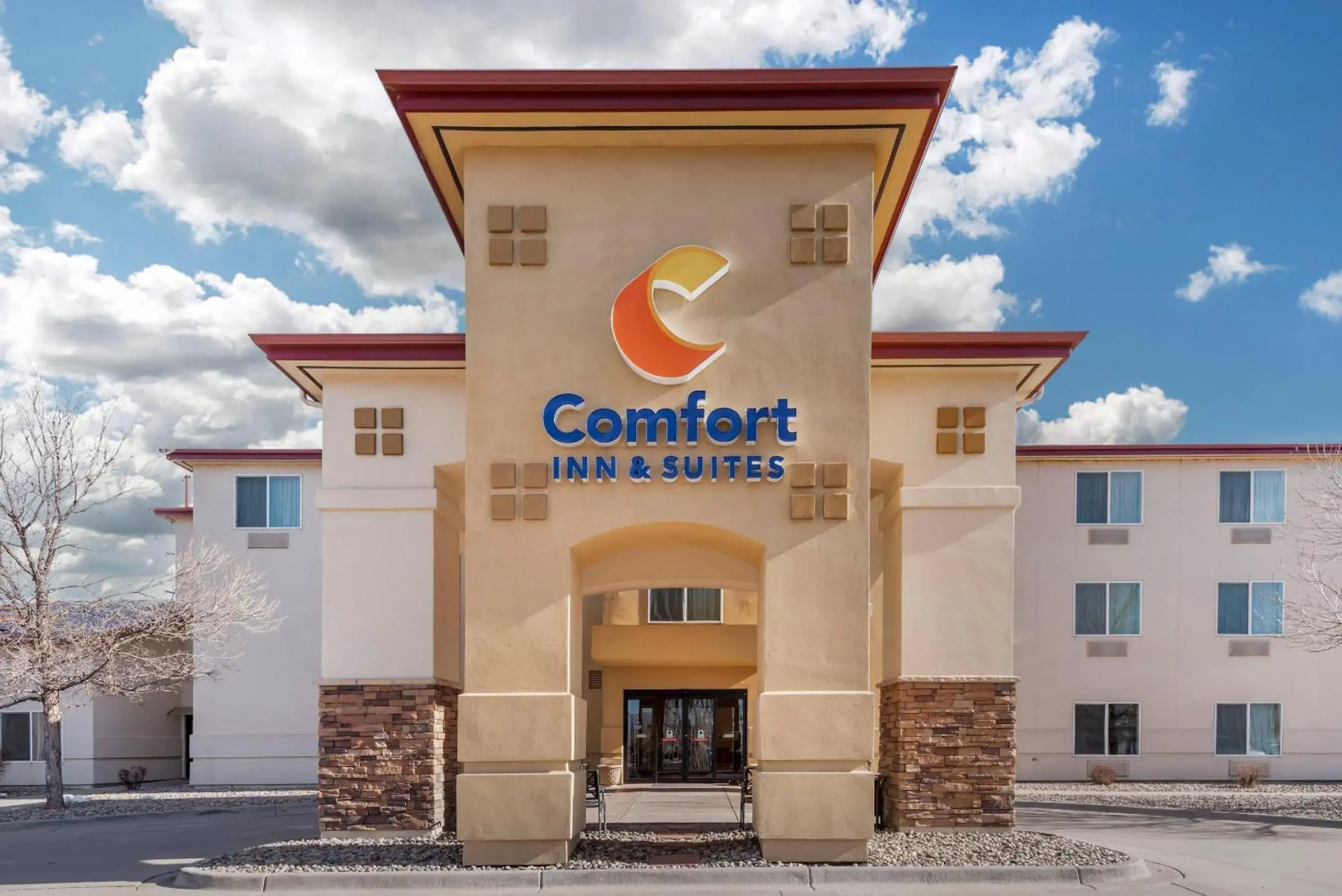 Property building in Comfort Inn & Suites Rifle Property building in Comfort Inn & Suites Rifle