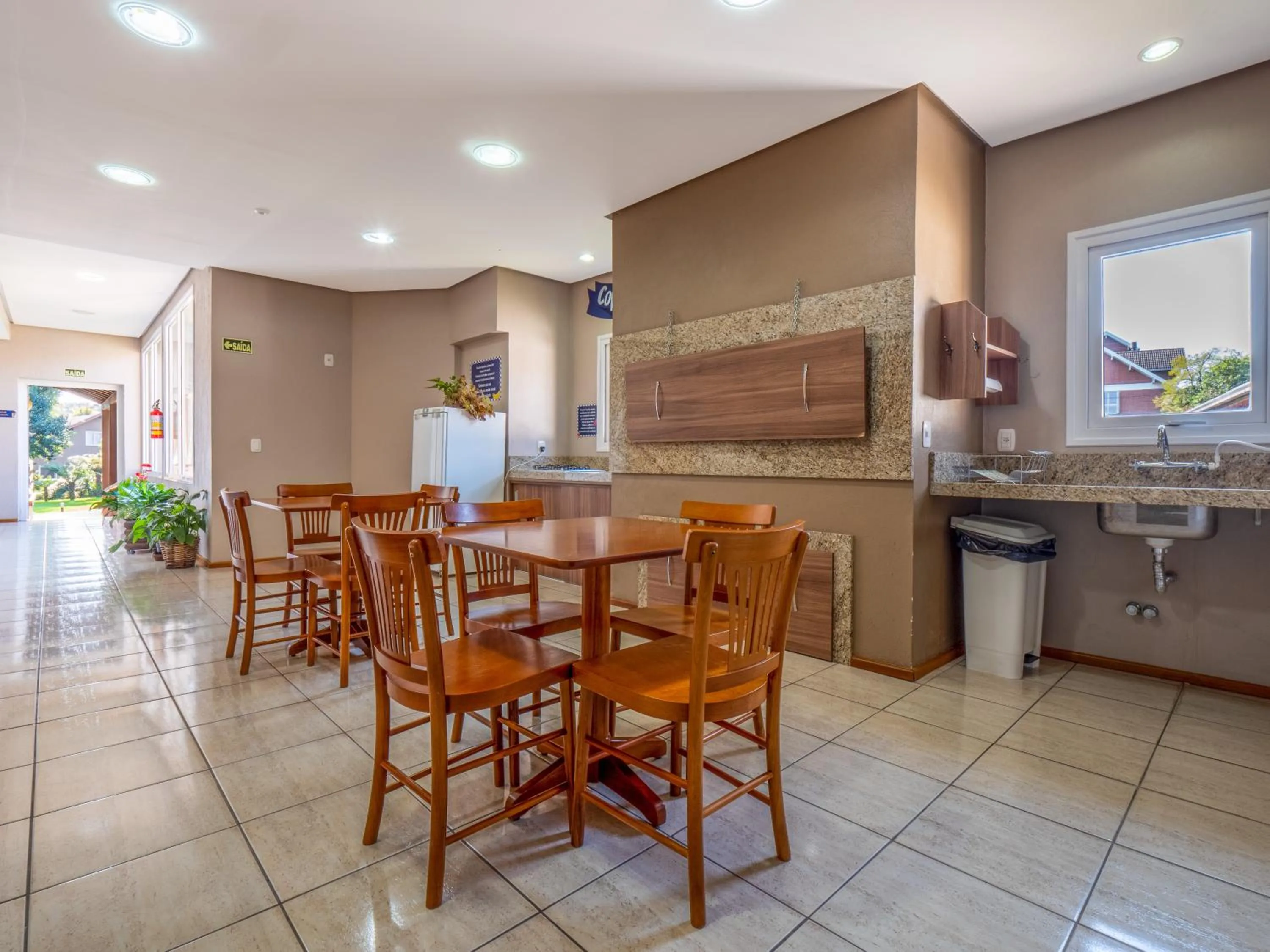 Seating area in Hotel Fioreze Quero Quero