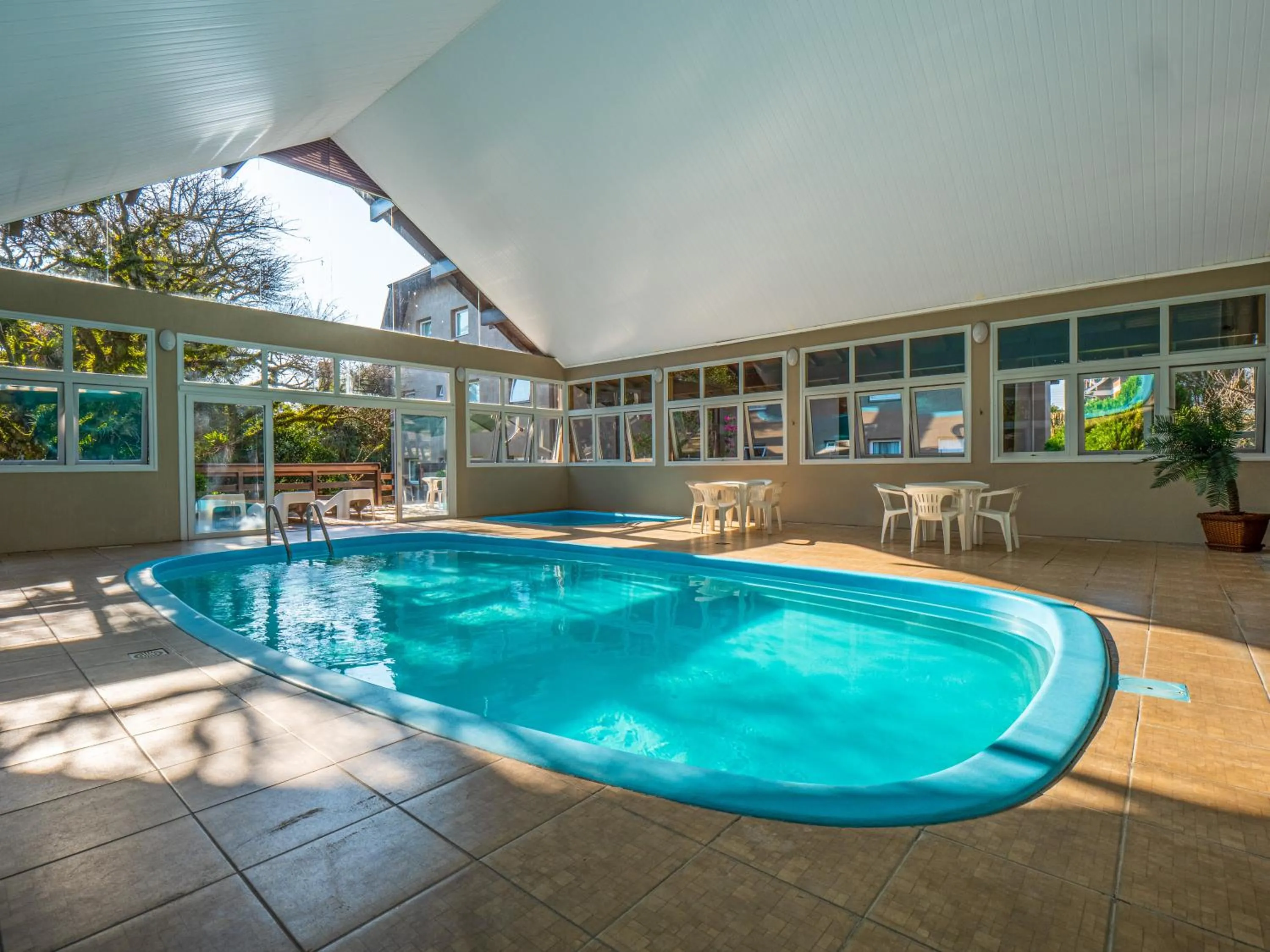 Swimming pool in Hotel Fioreze Quero Quero