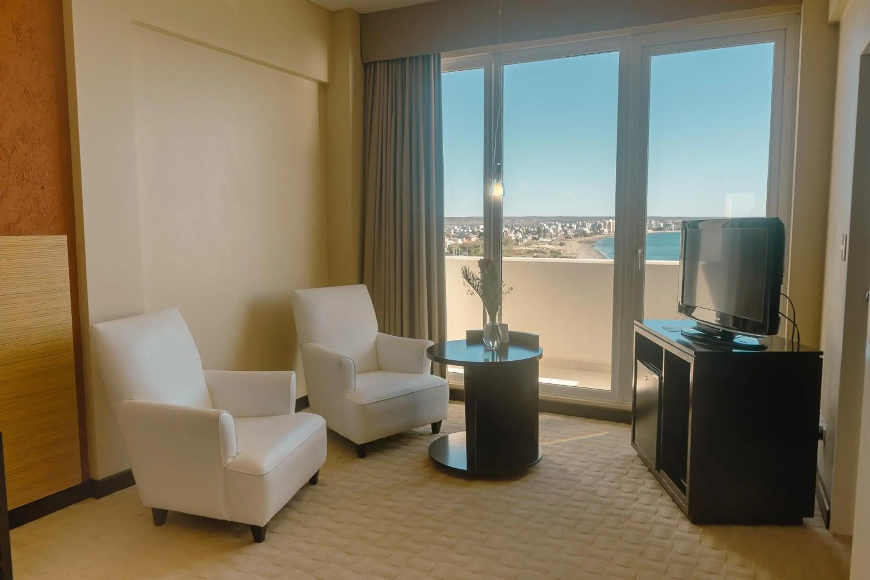 Junior Suite - single occupancy in Rayentray Grand Hotel Junior Suite - single occupancy in Rayentray Grand Hotel