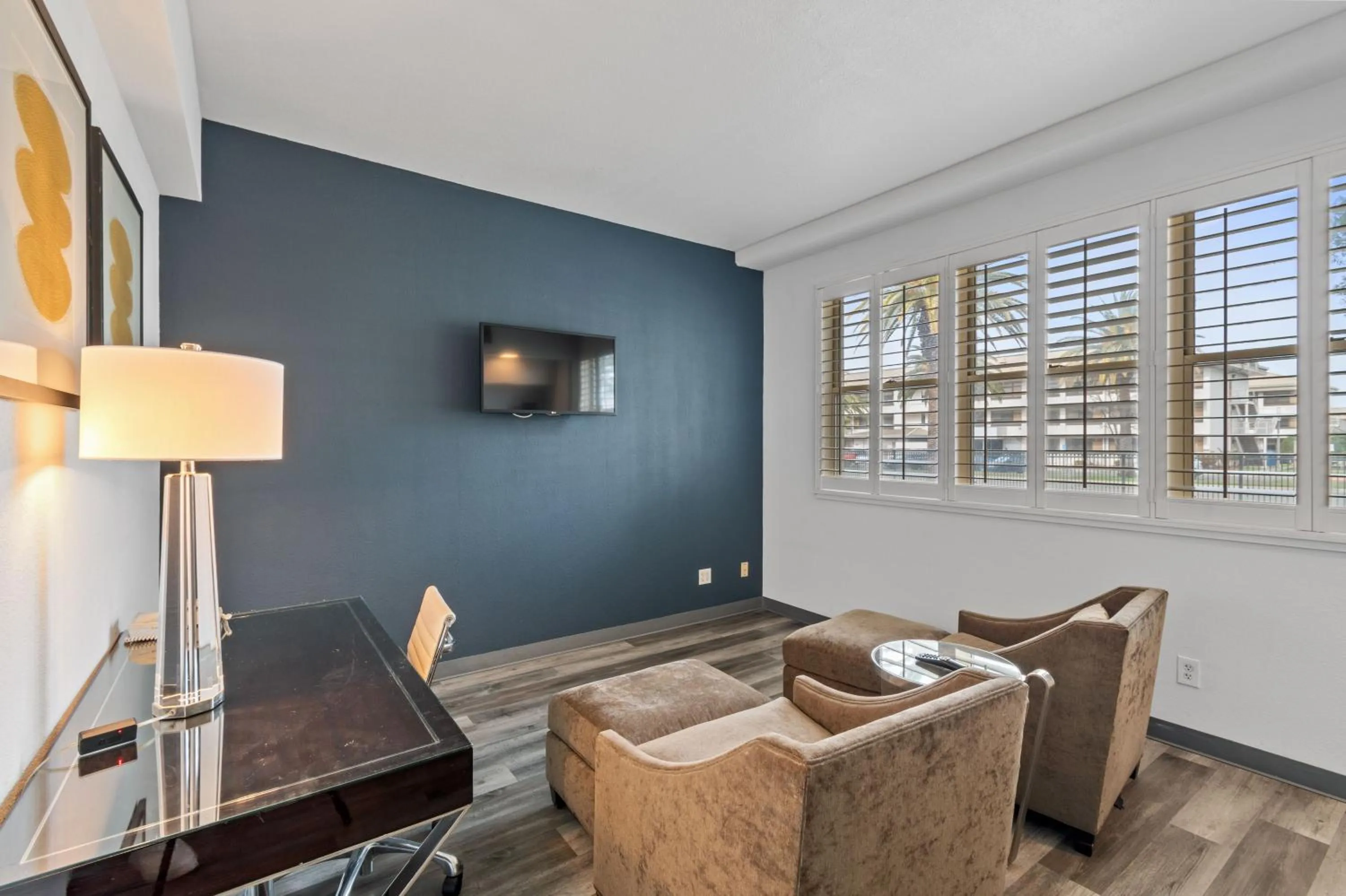 TV and multimedia in Lions Gate Hotel