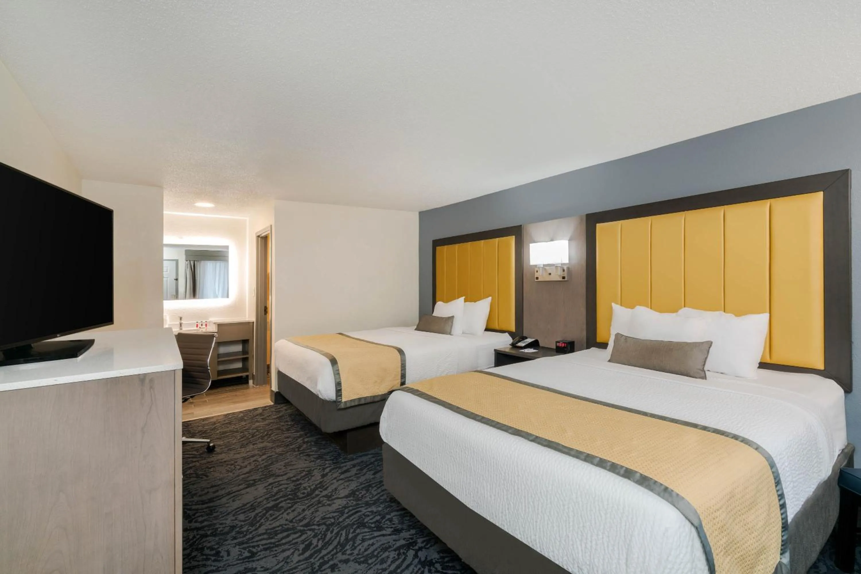 Bed in Baymont by Wyndham Franklin