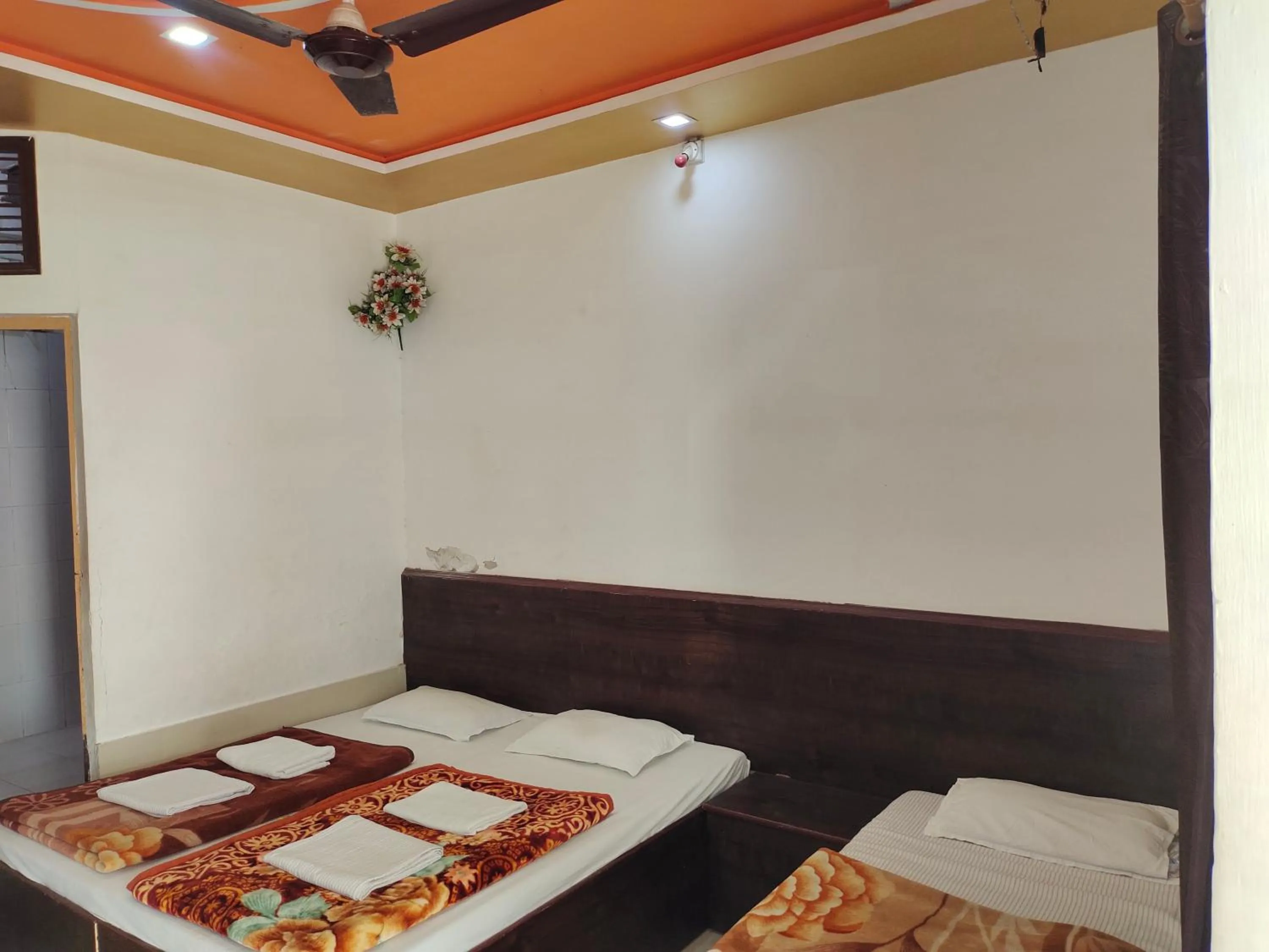 Bedroom, Bed in Hotel Vrindavan