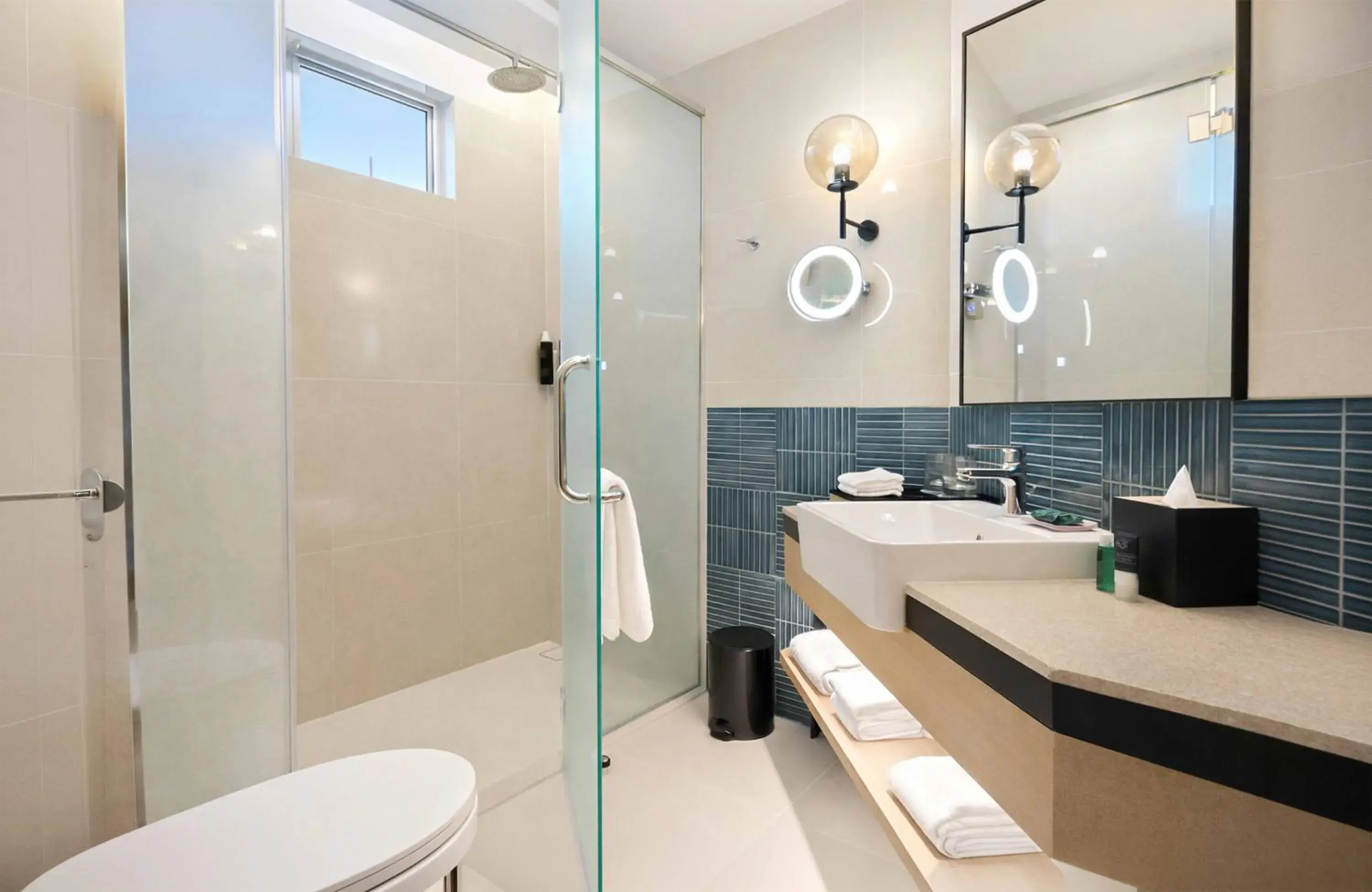 Three-Bedroom Duplex Apartment with Balcony in Four Points by Sheraton Johor Bahru Three-Bedroom Duplex Apartment with Balcony in Four Points by Sheraton Johor Bahru