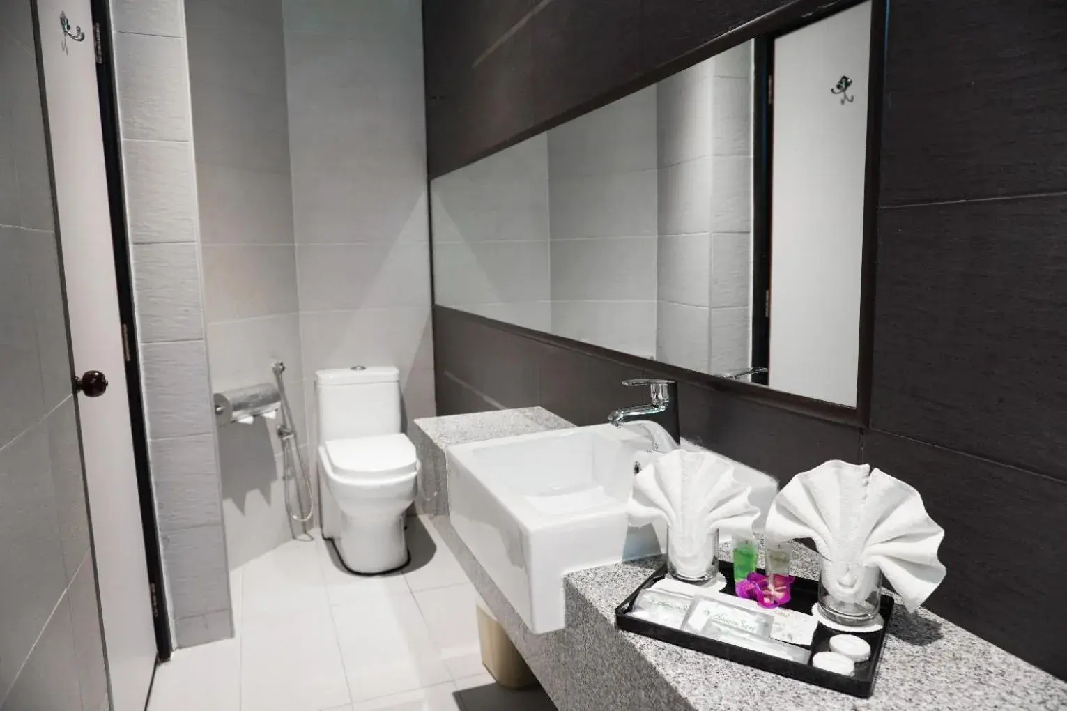 Bathroom in Amansari Residence Resort Bathroom in Amansari Residence Resort