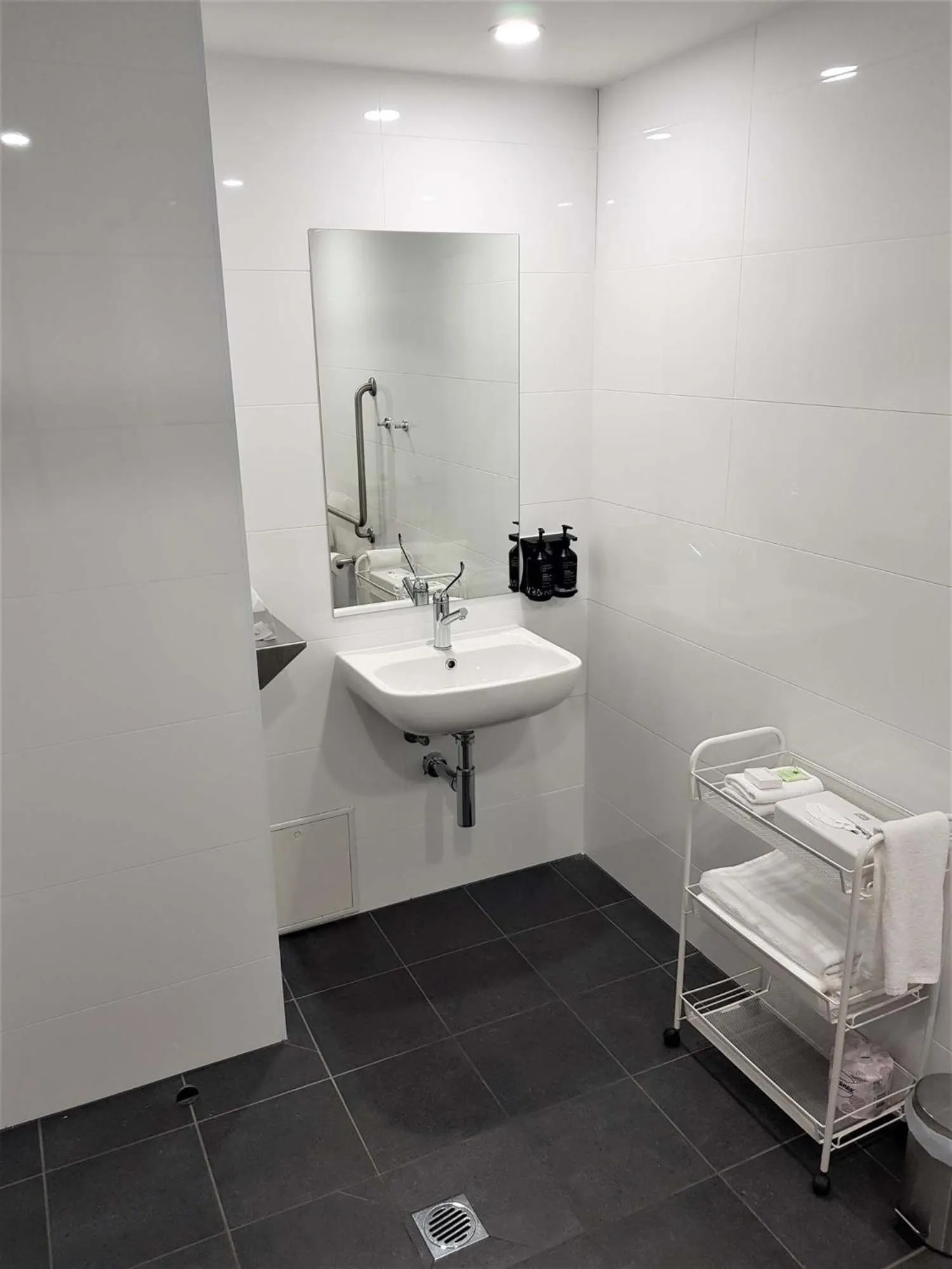 Bathroom in Mantra Albury