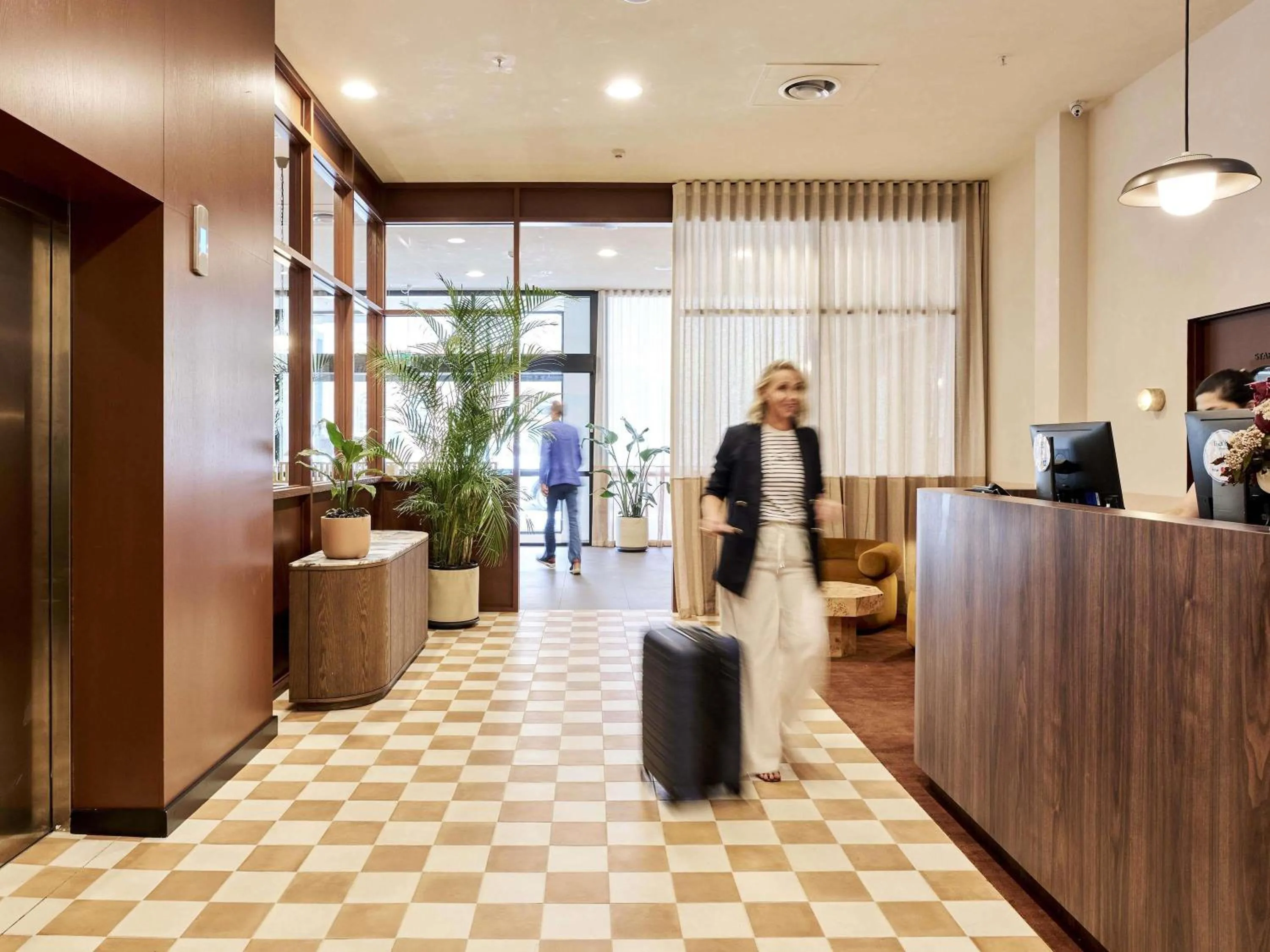 Property building in Mantra Albury