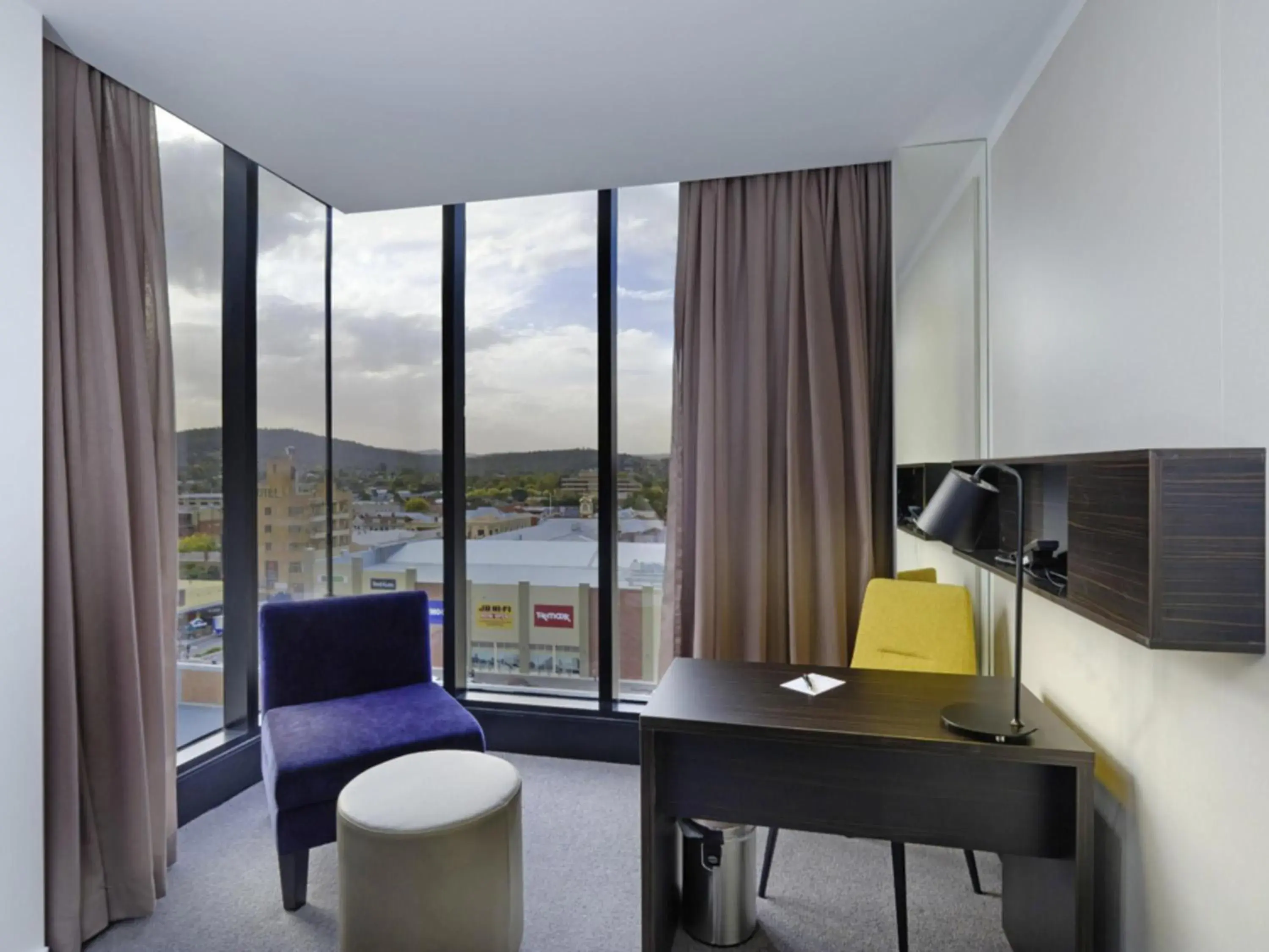 Bedroom in Mantra Albury Bedroom in Mantra Albury