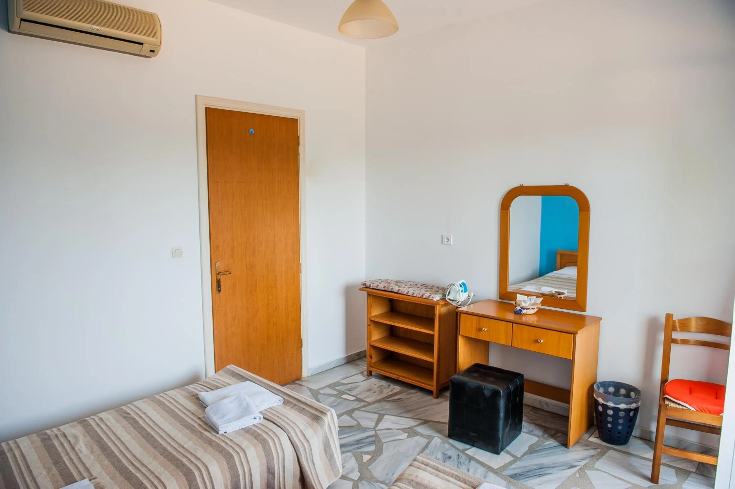 Decorative detail in Ilios and Irene