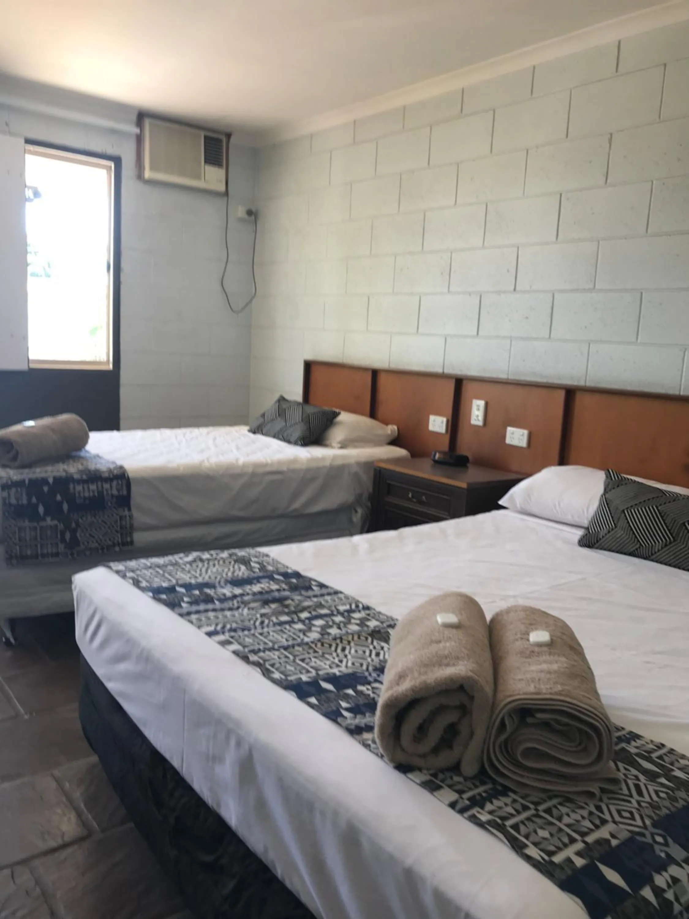 Bed in Longreach Most Central Motel