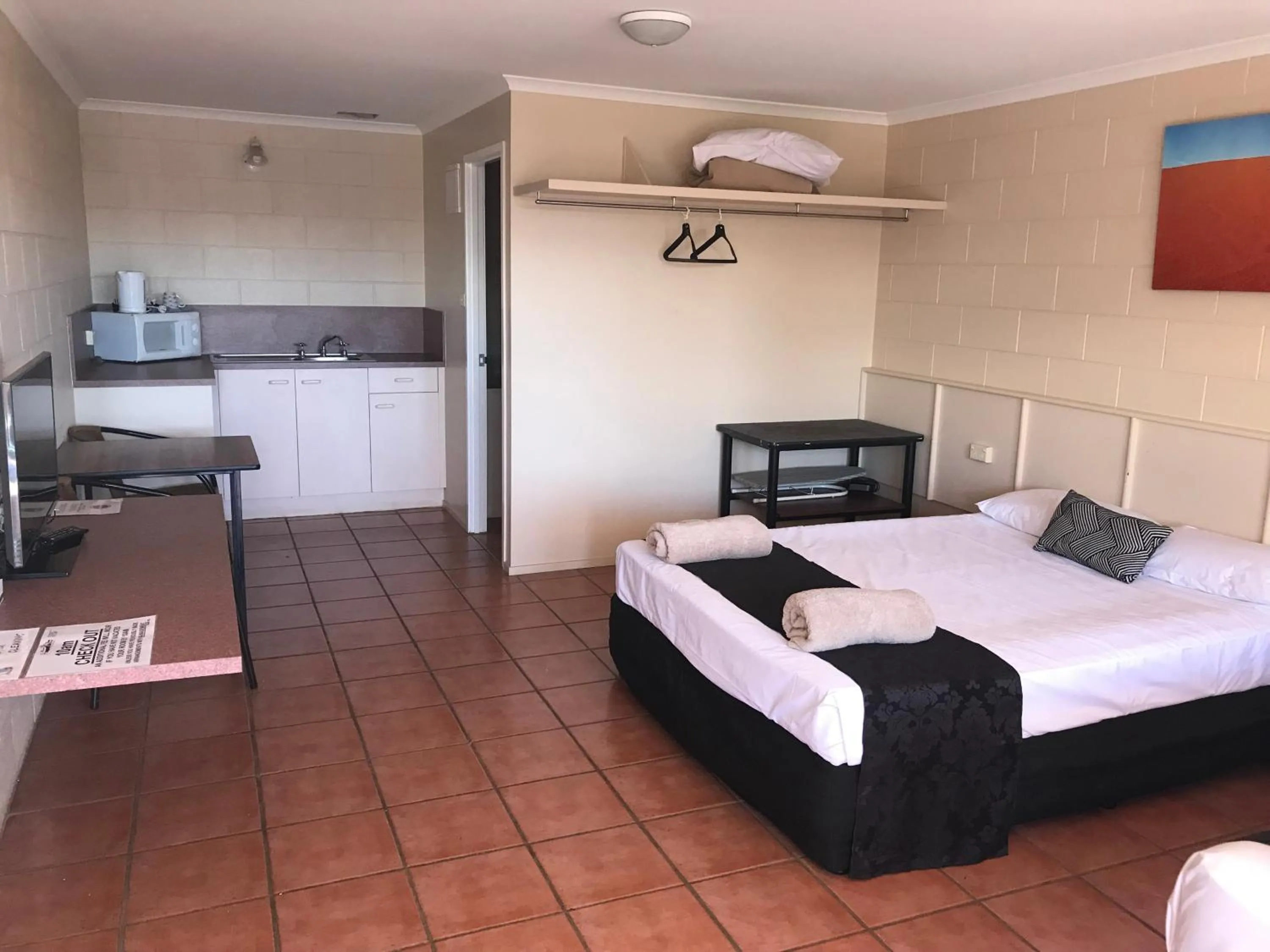 Bed in Longreach Most Central Motel