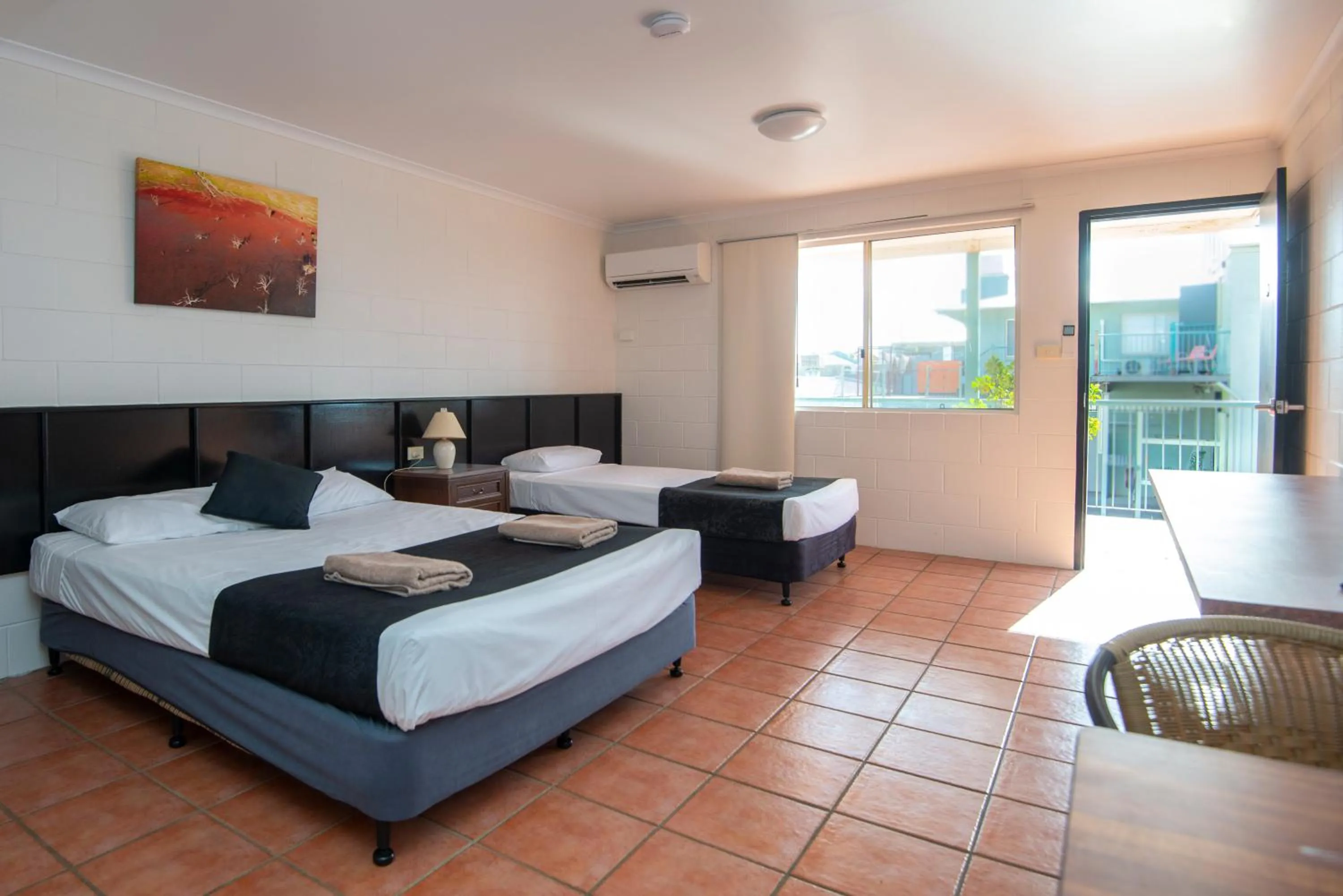 Bed in Longreach Most Central Motel