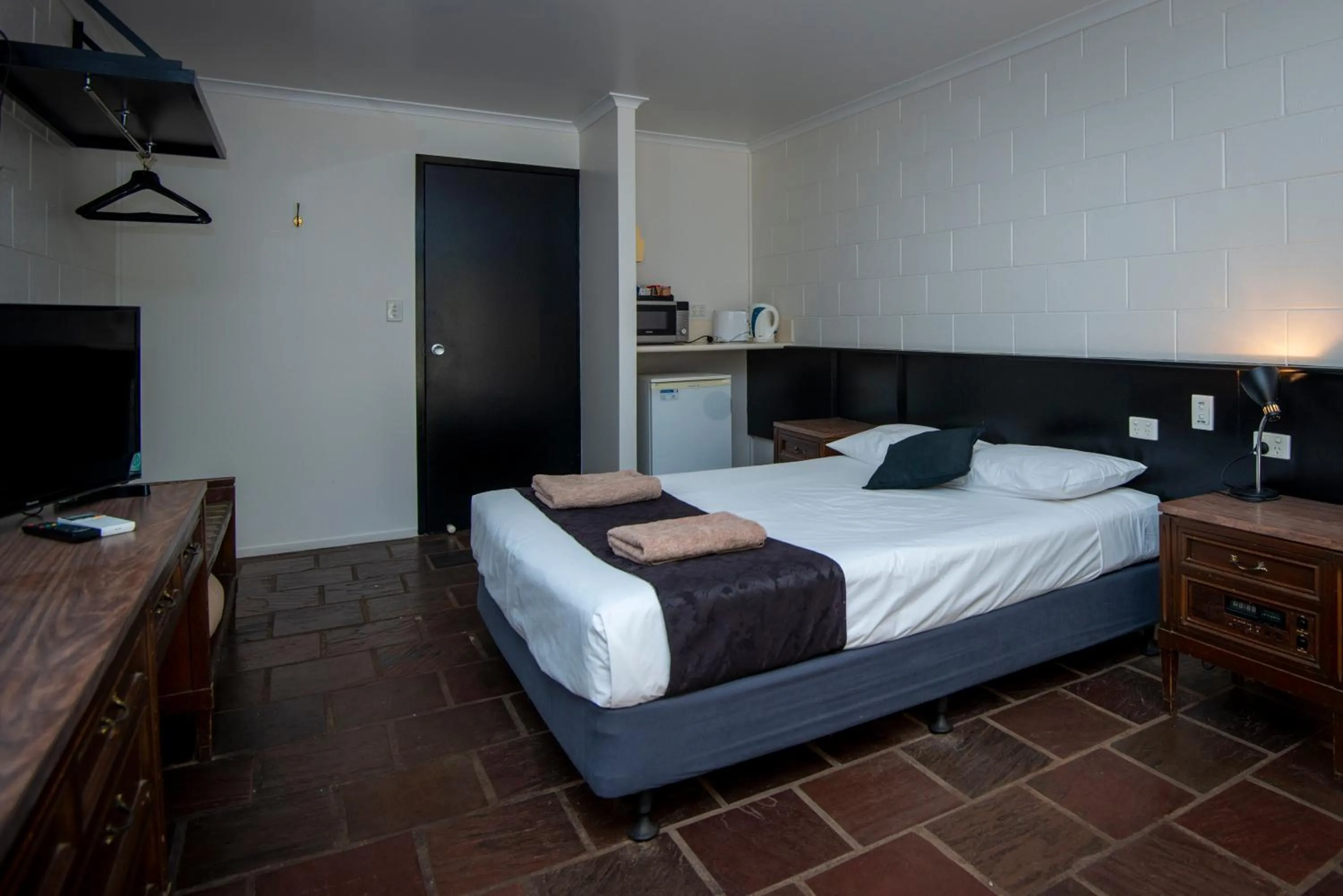 Bed in Longreach Most Central Motel