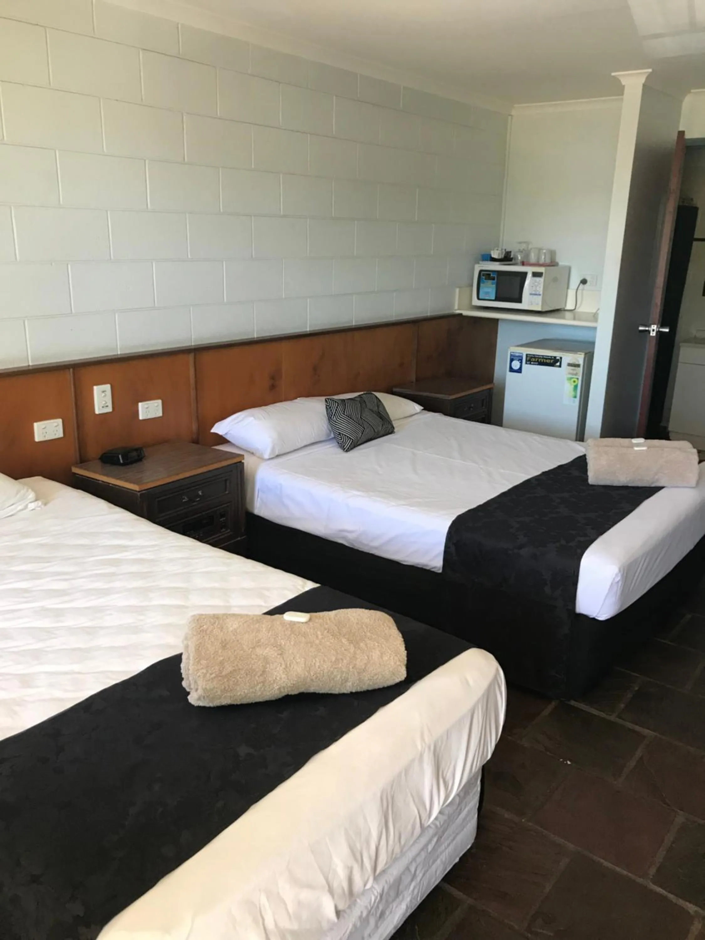 Bed in Longreach Most Central Motel