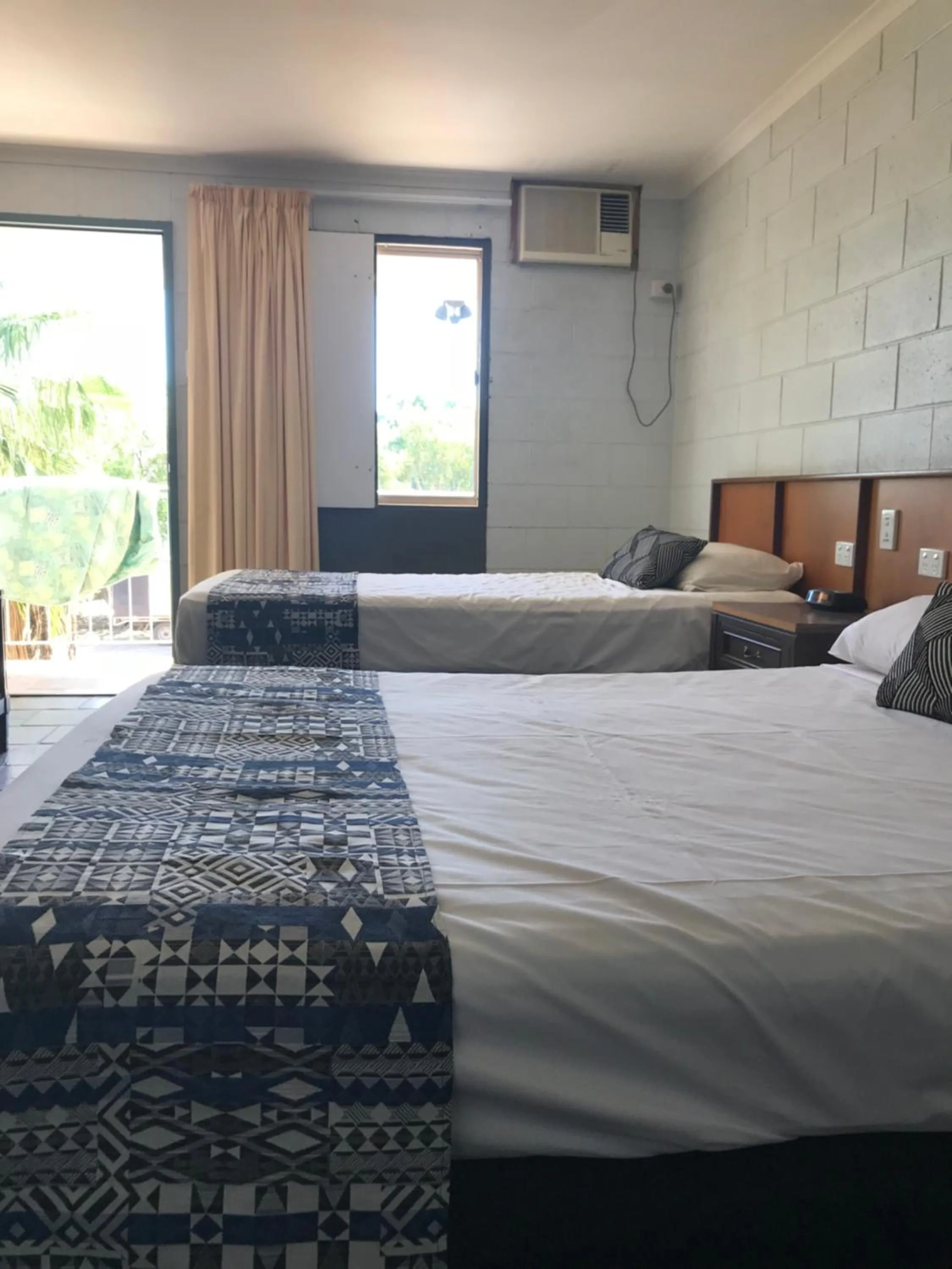 Bed in Longreach Most Central Motel