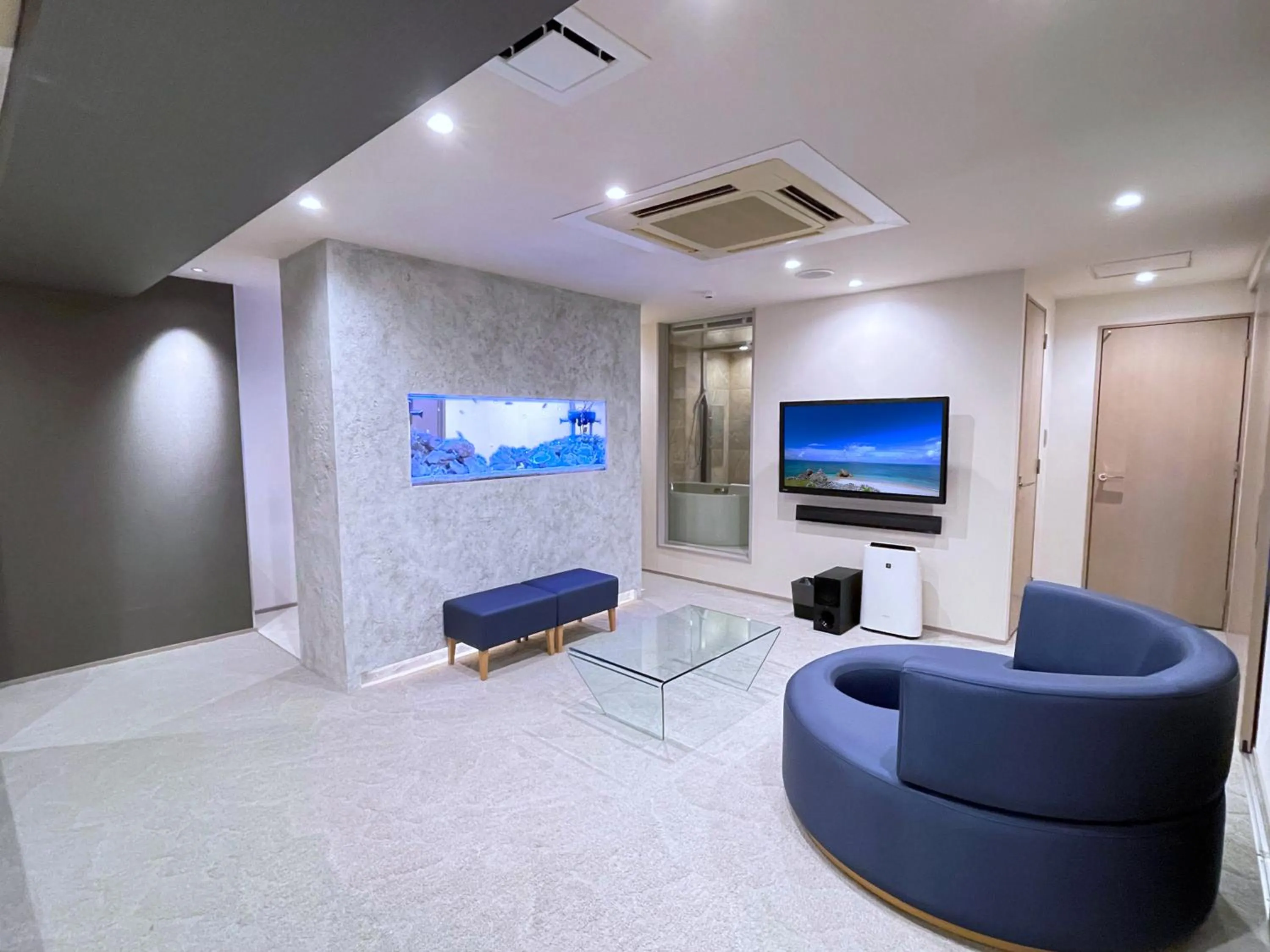 Photo of the whole room in Hotel THE Grandee Shinsaibashi Namba