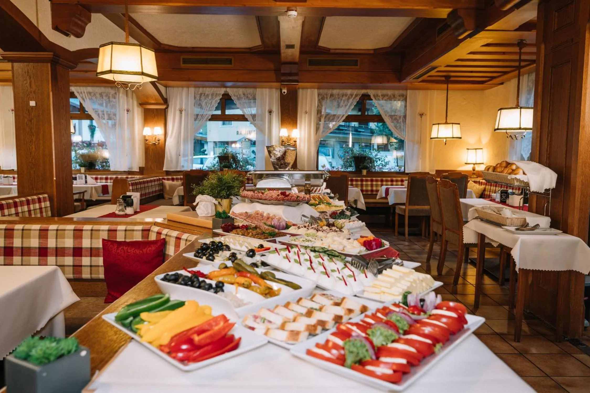 Buffet breakfast in Hotel Post Fusch