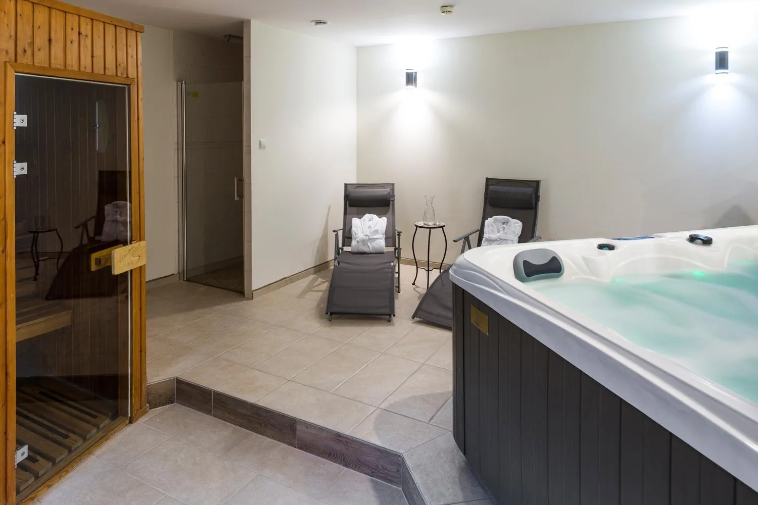 Hot Tub in Hotel Post Fusch