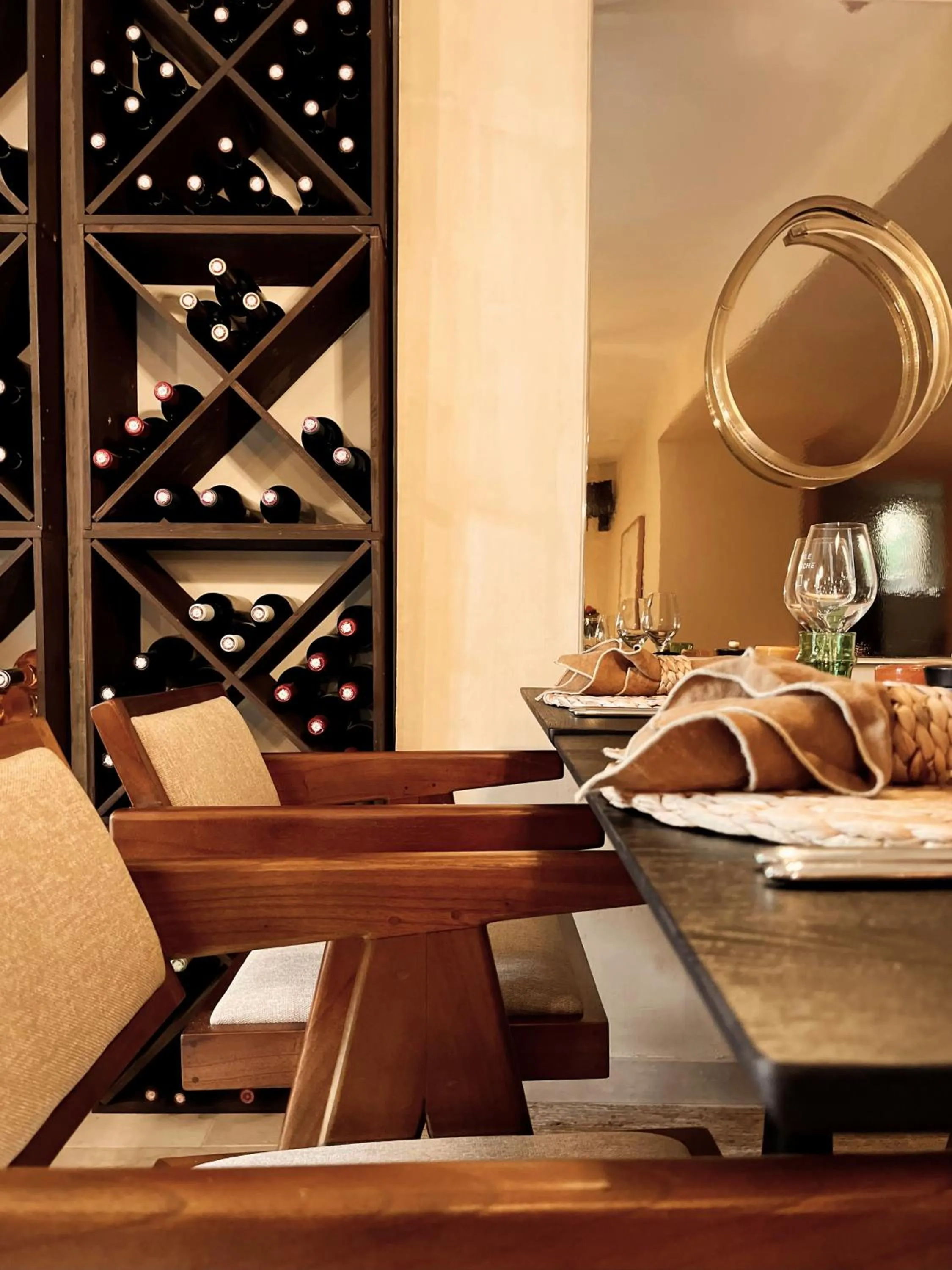 Restaurant/places to eat in Toile Blanche