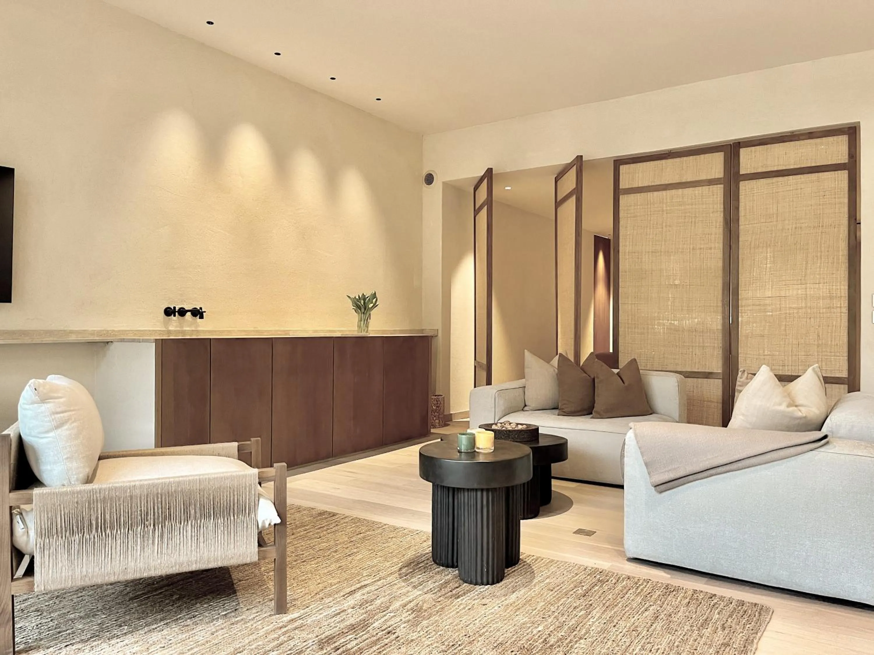 Living room, Bed in Toile Blanche