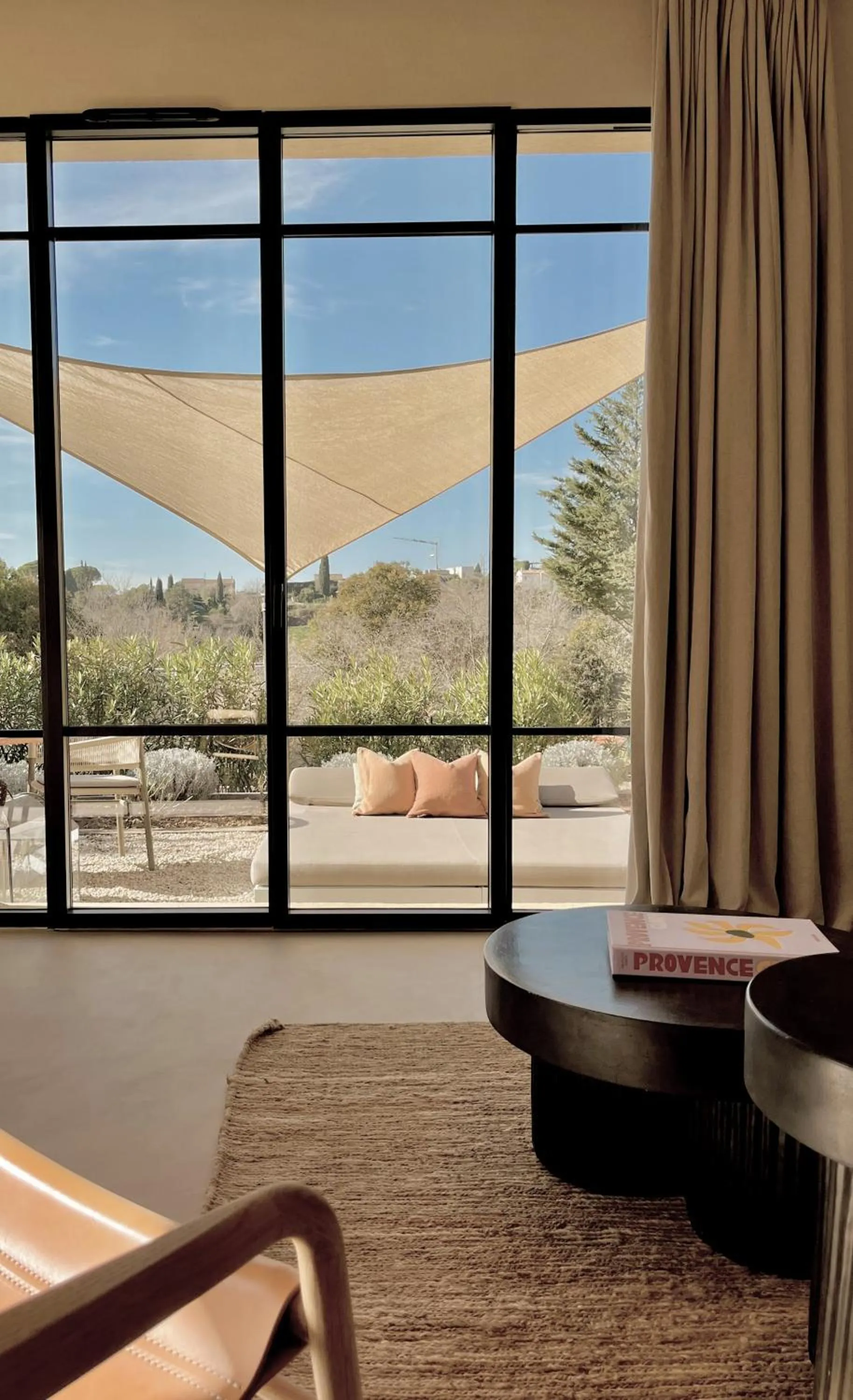Living room in Toile Blanche