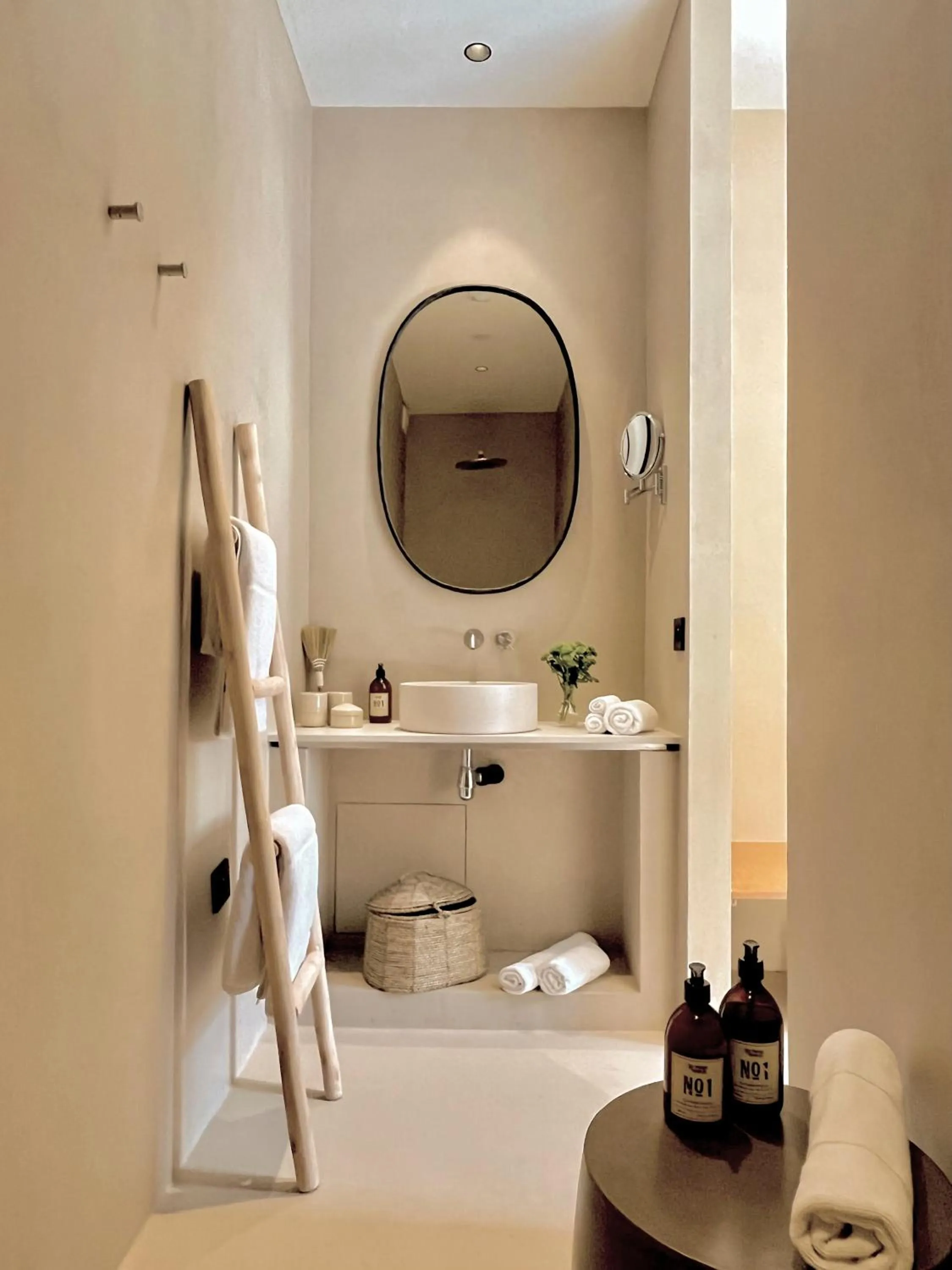 Bathroom in Toile Blanche