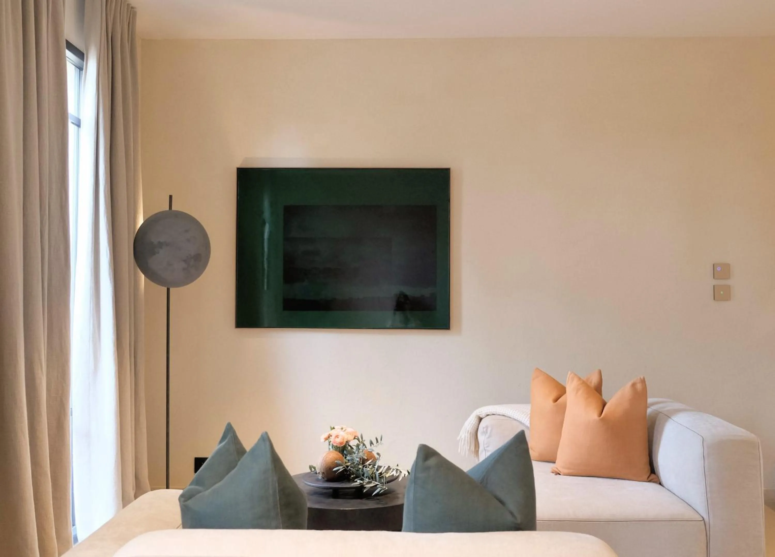 Living room, Bed in Toile Blanche