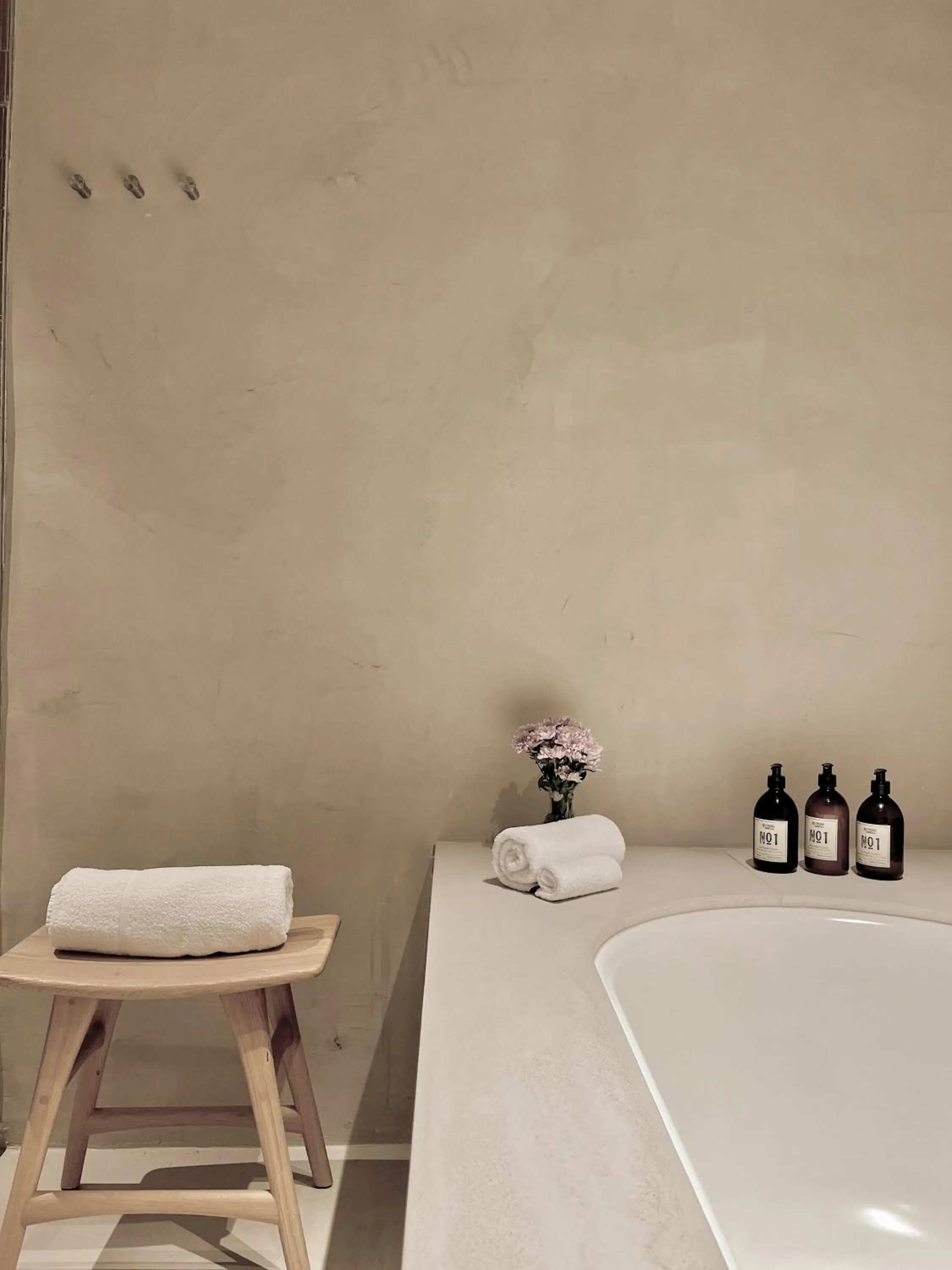 Bathroom in Toile Blanche