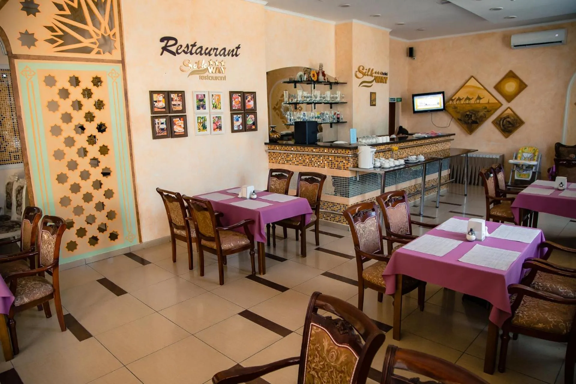 Restaurant/places to eat in Silk Way Hotel